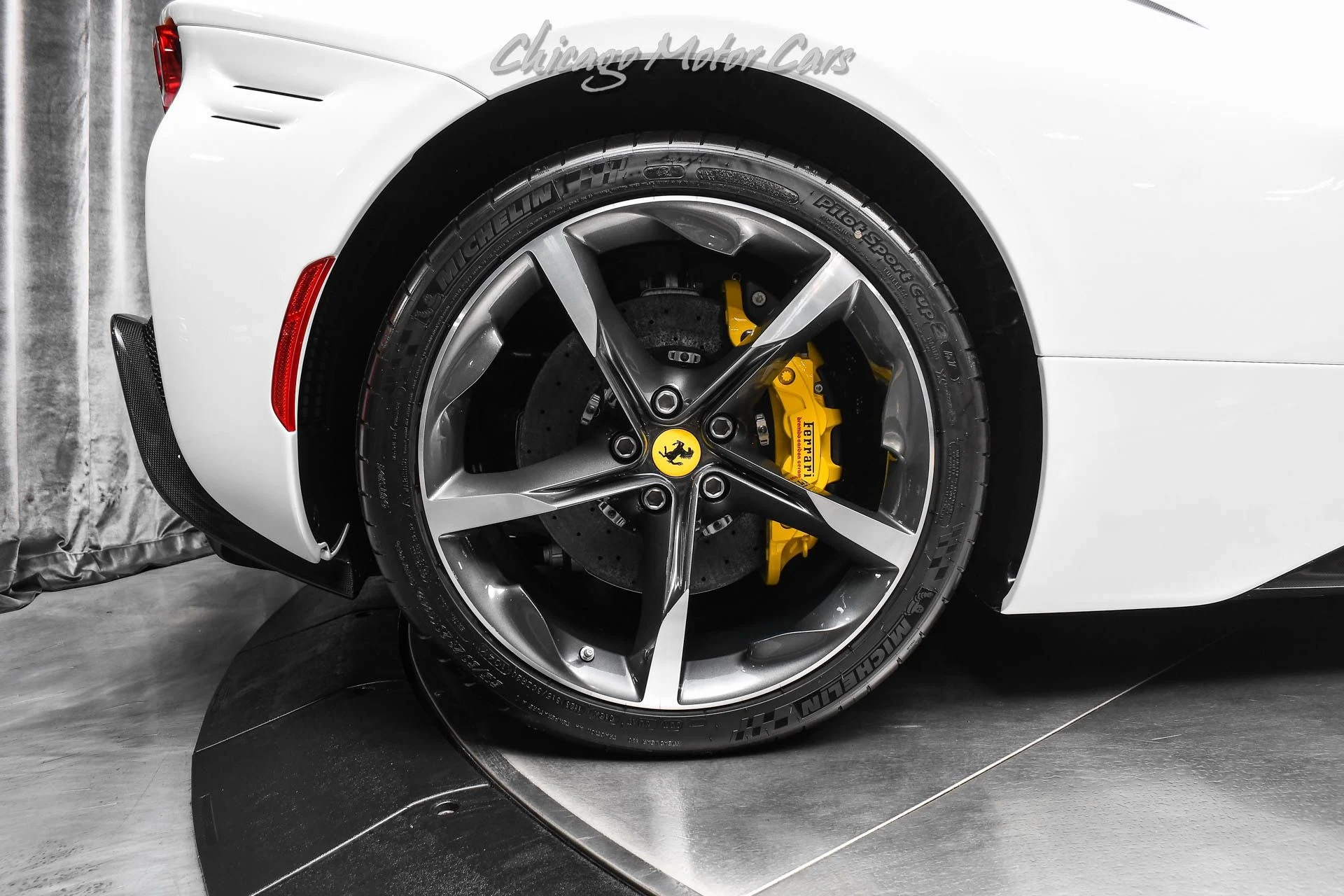 mph050_172988043_13227_p51_l_d064c64f24