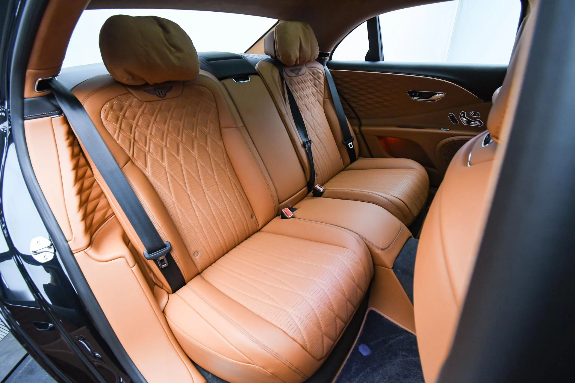 mph050_1735756107_Used_2023_Bentley_Flying_Spur_Azure_1755332977_4d7f517db8