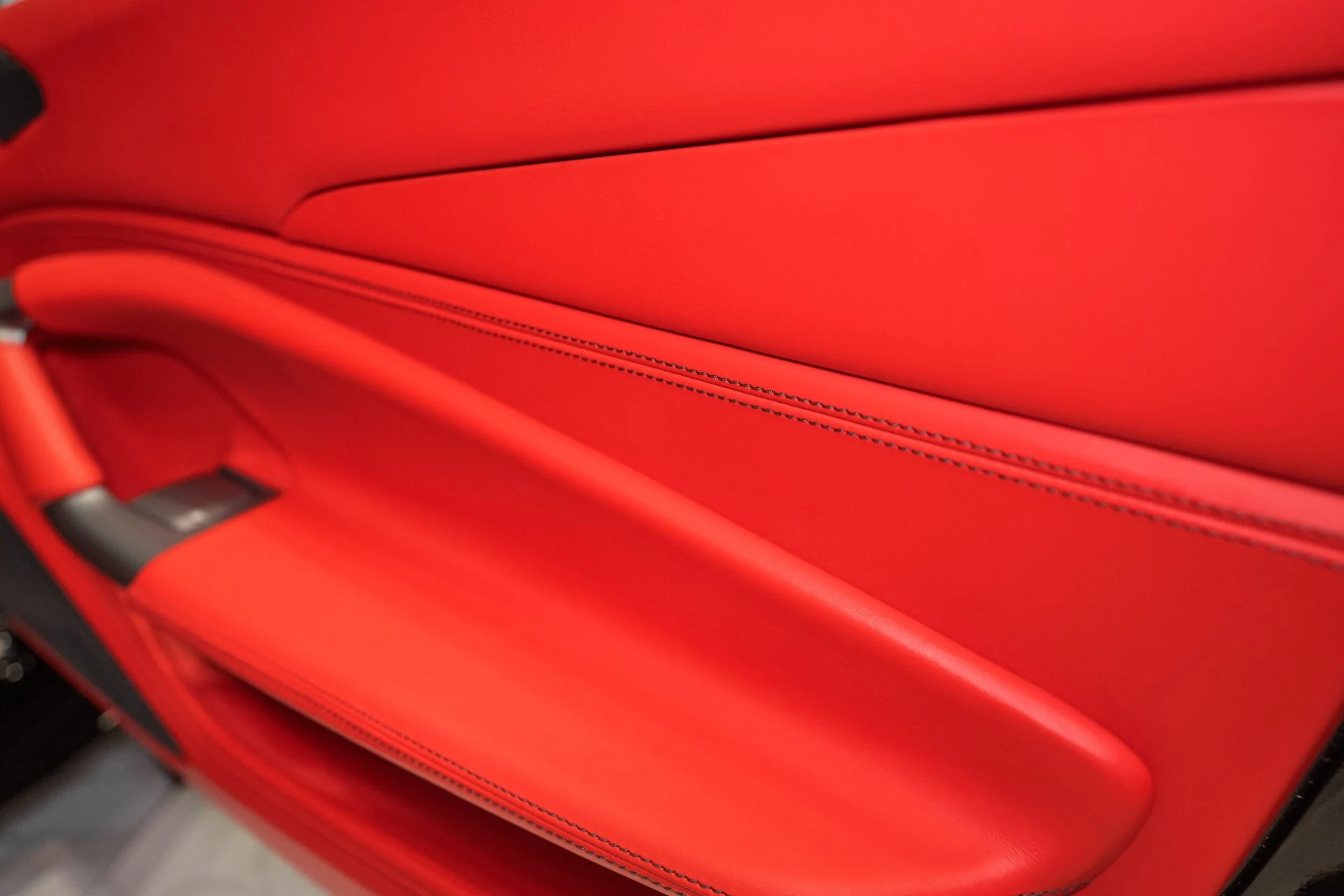 mph050_1745183094_Used_2021_Ferrari_F8_Spider_1788191759_eb0b663758