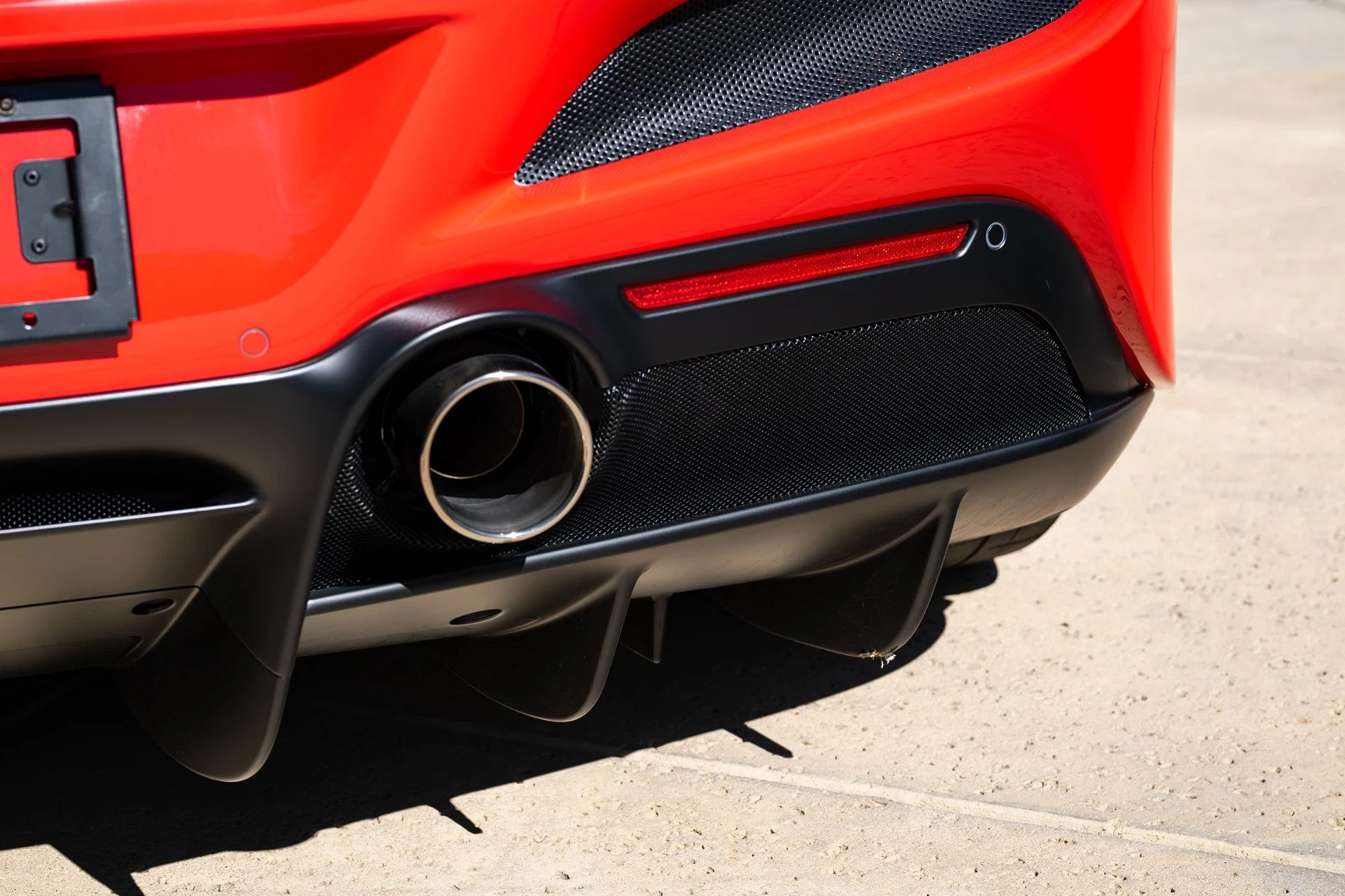 mph050_1749730284_Used_2022_Ferrari_F8_Spider_1791574017_a6a5fd15b2