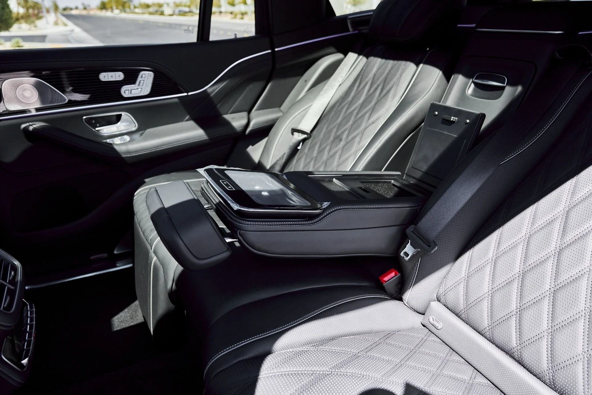 mph050_1761145571_Used_2026_Mercedes_Benz_GLS_Maybach_GLS_600_1776125330_277fddc734