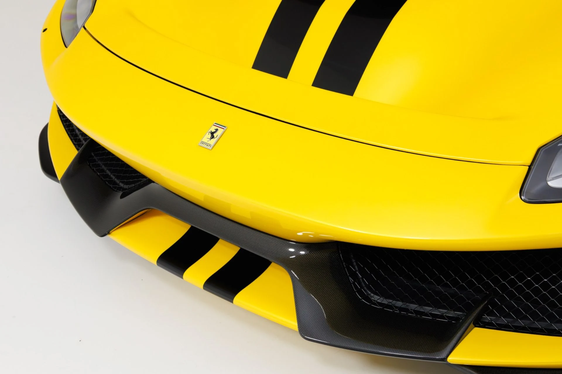 mph050_1771570164_Used_2020_Ferrari_488_Pista_1773687206_3a49735e72