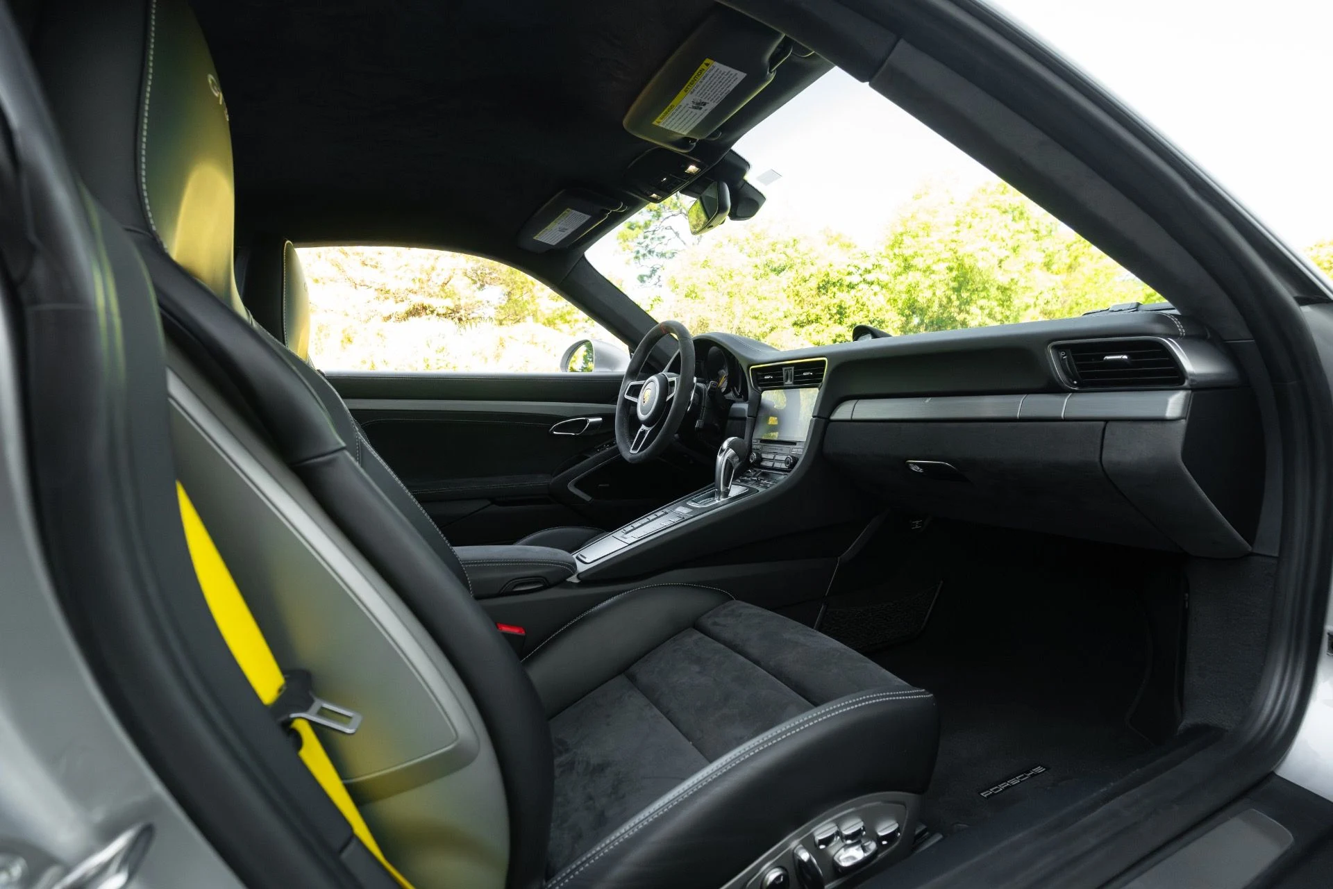 mph050_1780773020_Used_2018_Porsche_911_GT_3_1761946041_a21b050e86