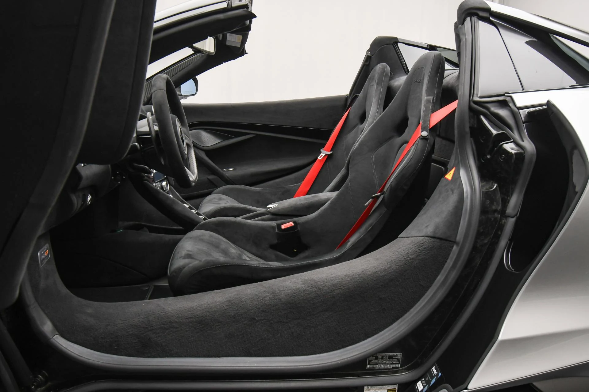 mph050_1784099763_Used_2022_Mc_Laren_765_LT_1755763835_525085cbba