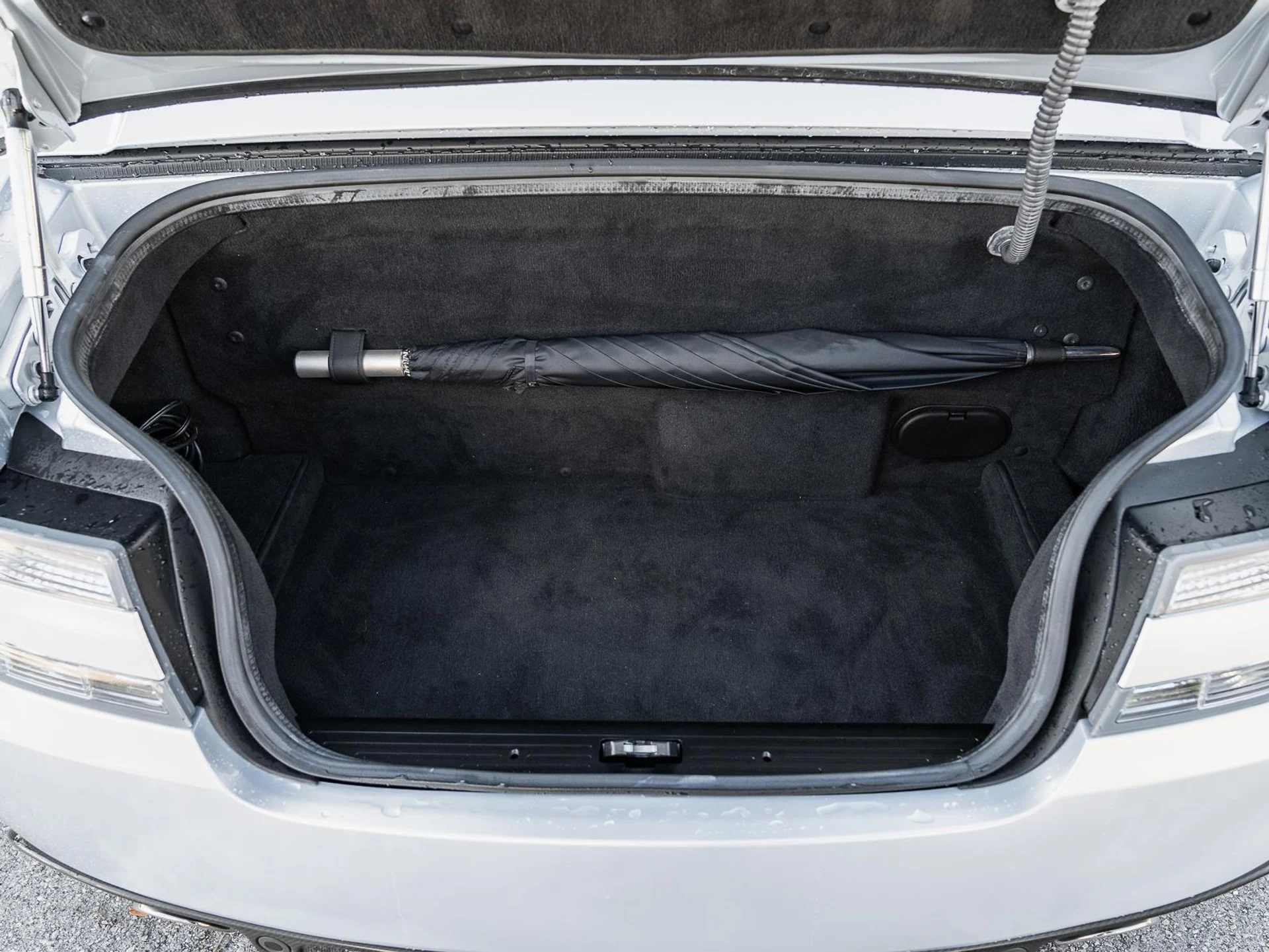 mph050_1786093240_Used_2010_Aston_Martin_DBS_2dr_Volante_1771496232_3e26284e62