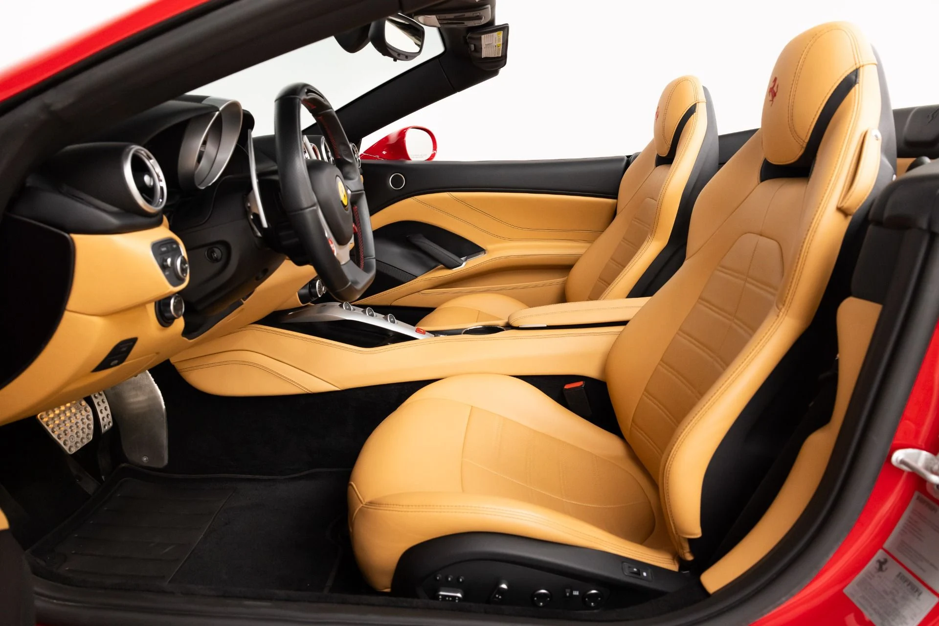 mph050_1800183171_Used_2017_Ferrari_California_T_1784583465_4865f37eb2