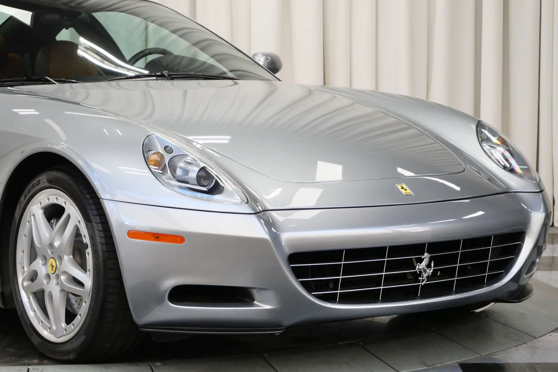 mph050_1816158720_Used_2005_Ferrari_612_Scaglietti_1756135330_0eeedca568