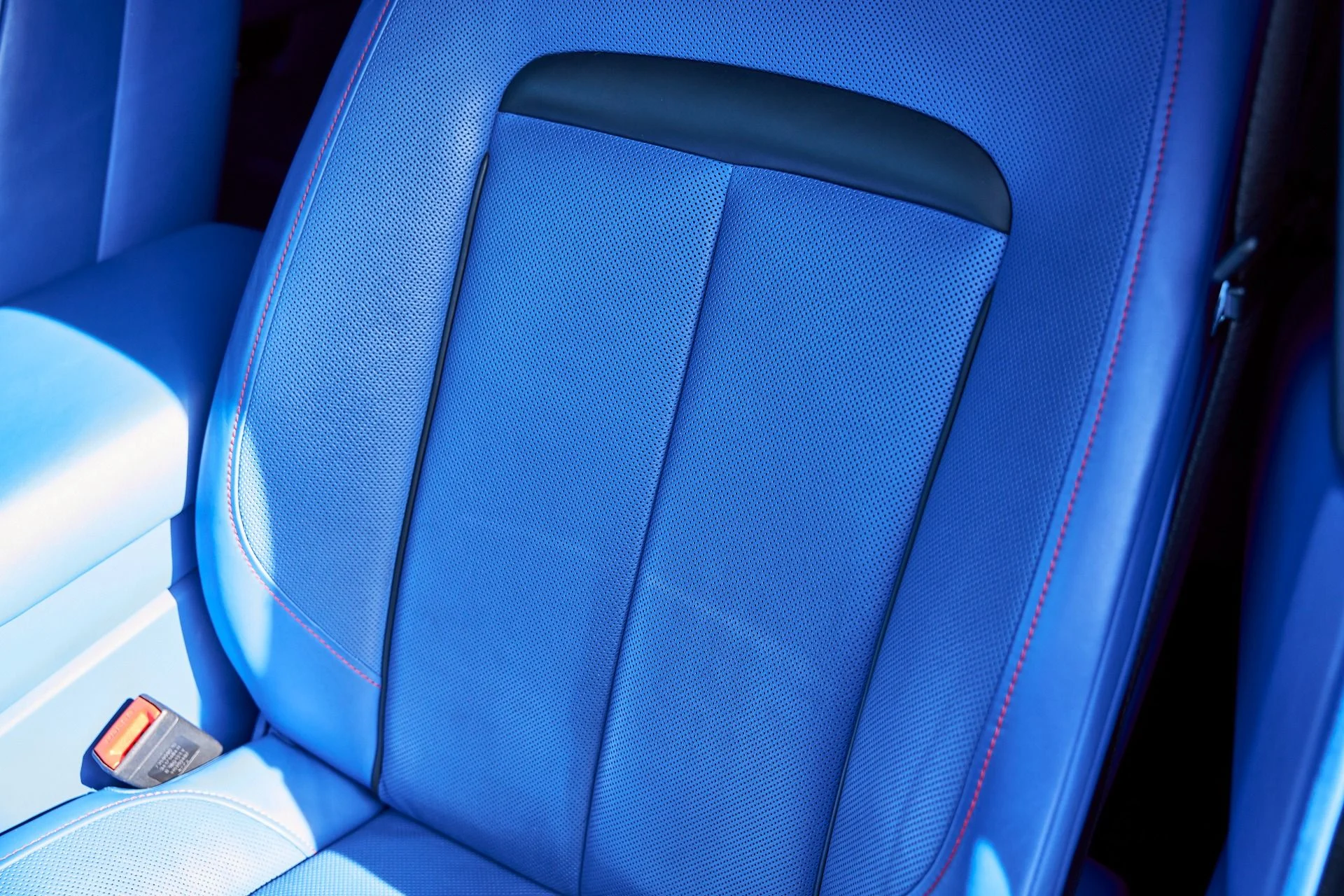 mph050_1833304501_Used_2021_Rolls_Royce_Cullinan_Base_1770692238_e5db820cca