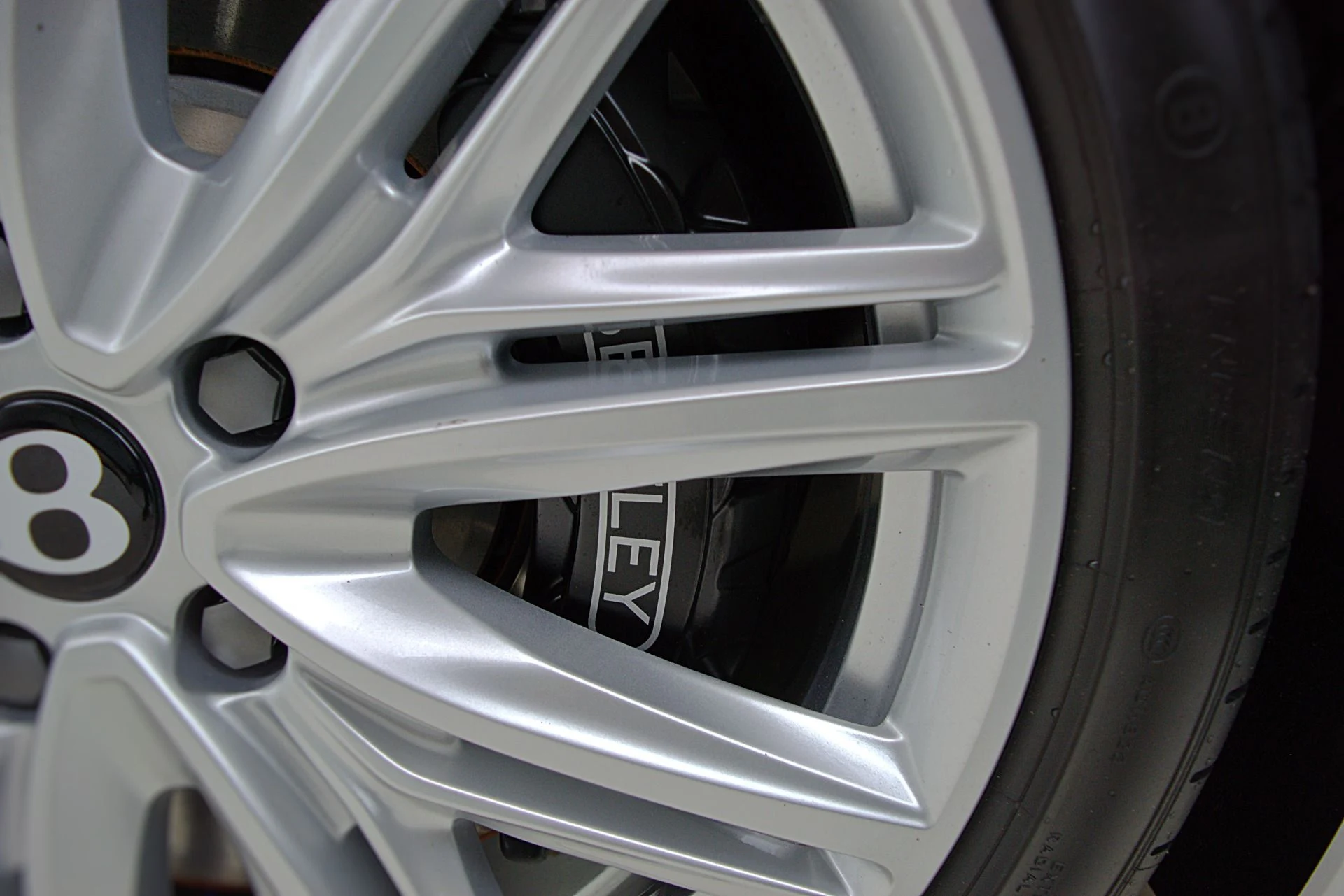 mph050_1834107189_Used_2023_Bentley_Flying_Spur_Hybrid_V6_LEASE_OPTIONS_AVAILABLE_82e37e7d96