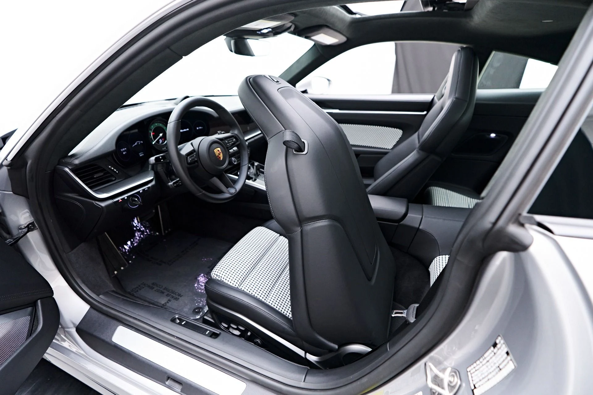 mph050_1862535997_Used_2024_Porsche_911_Turbo_S_1754417049_c80164e22a