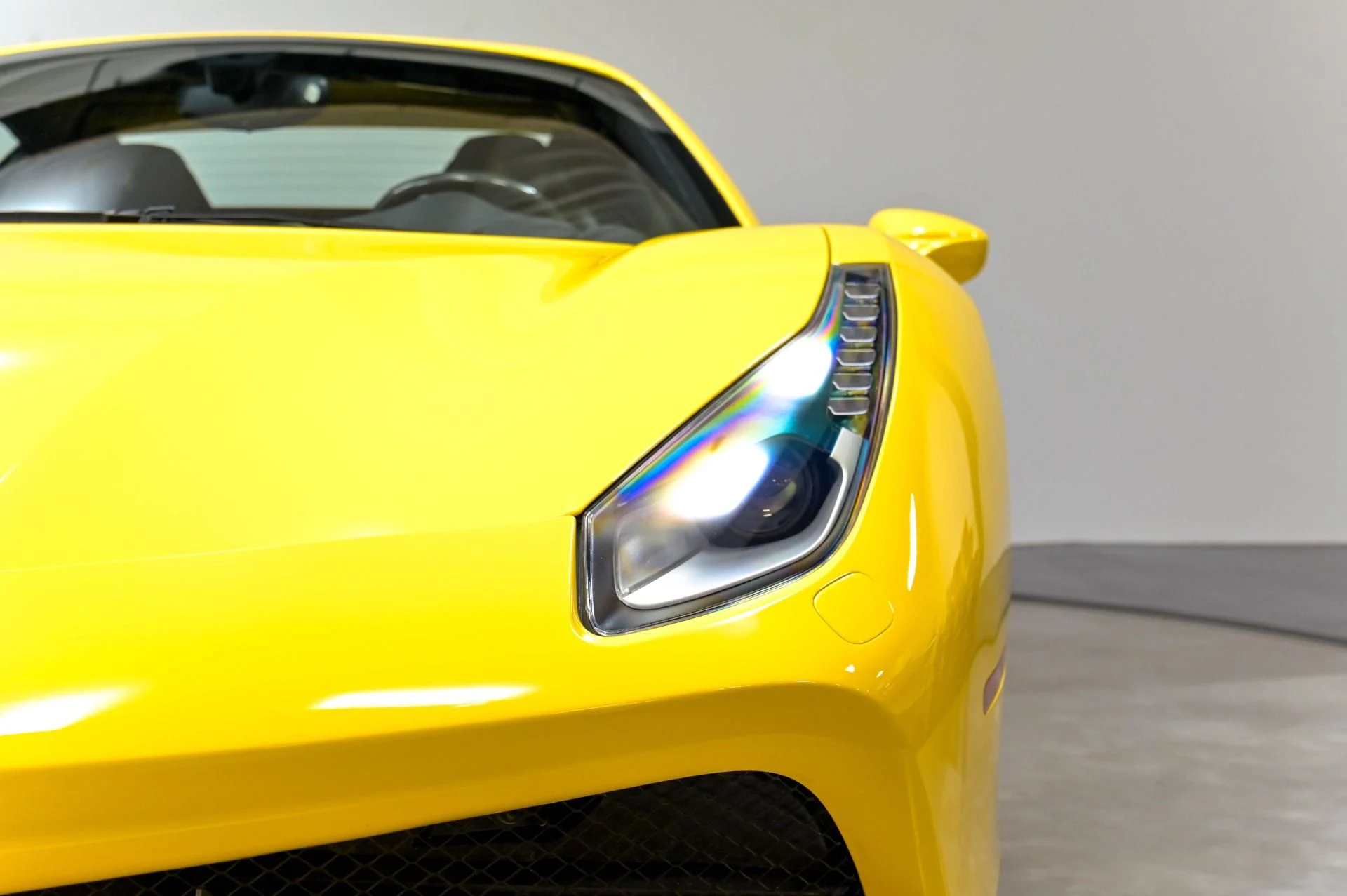 mph050_1883003234_Used_2017_Ferrari_488_Spider_1782250763_82e77b5b4b