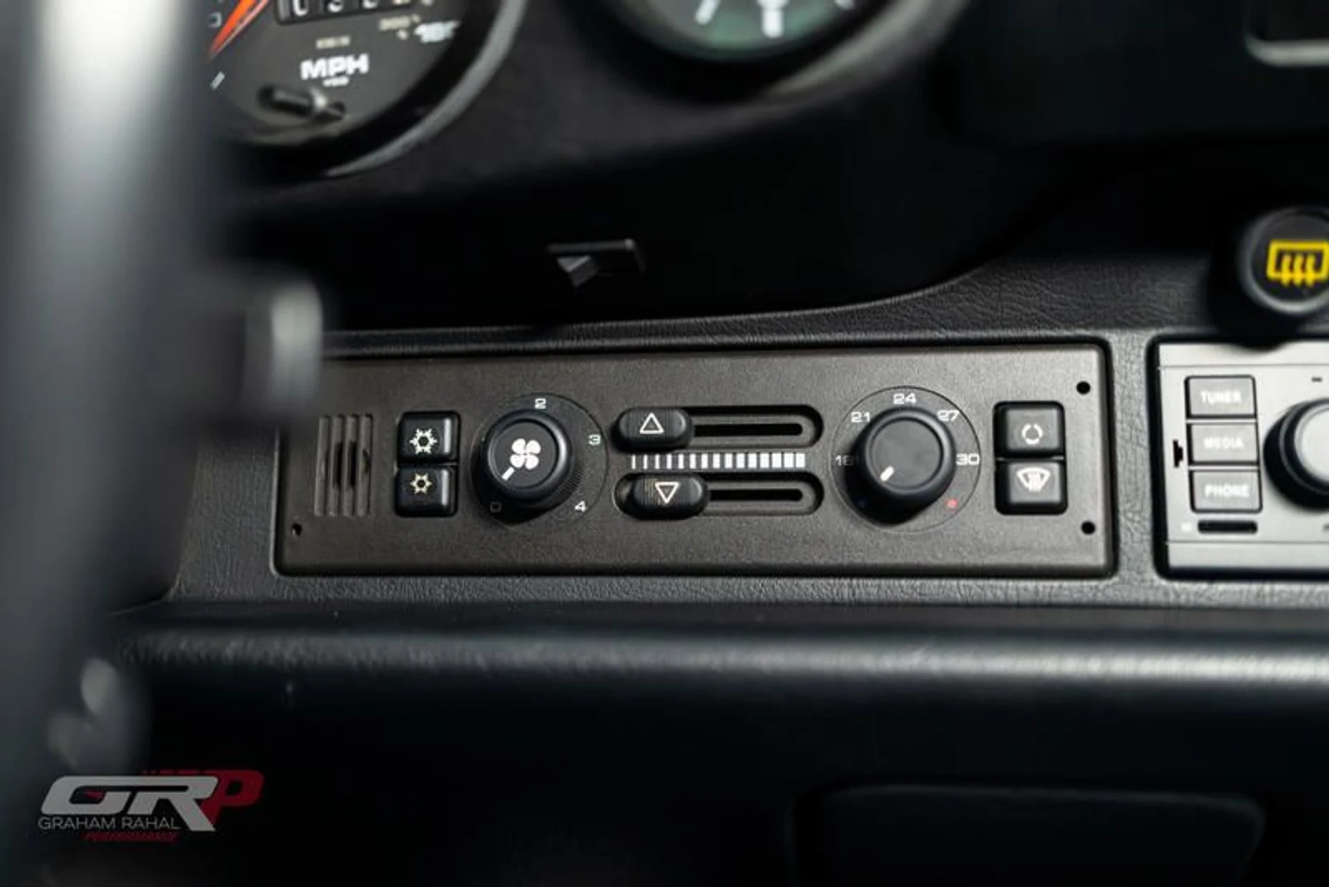 mph050_1884464712_1_CA_7_FAE_4_68_BC_4494_9081_F32_FF_704426_C_c18f0a8a31