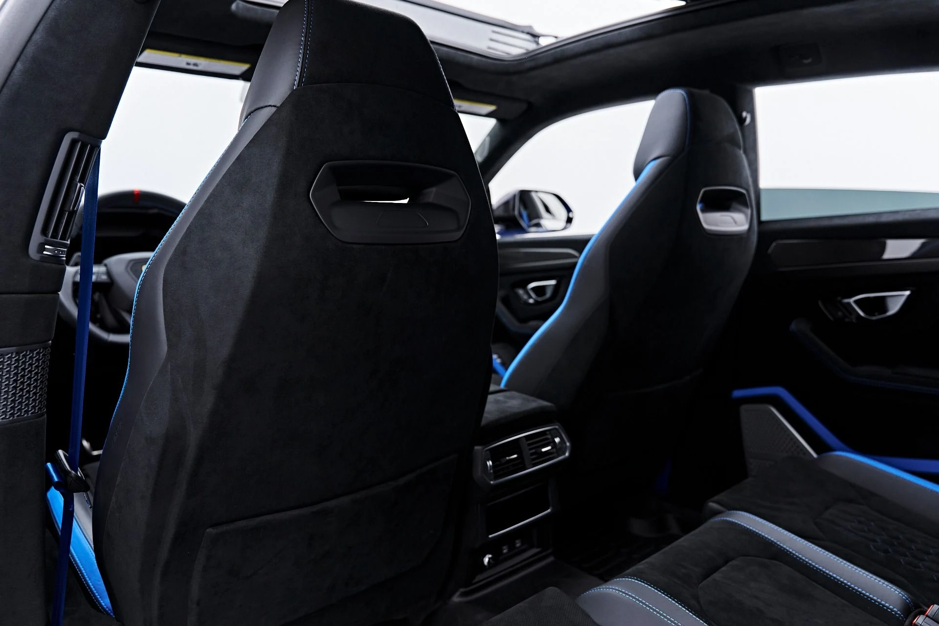 mph050_18863043_Used_2023_Lamborghini_Urus_Performante_1790208879_e7db3e4b12