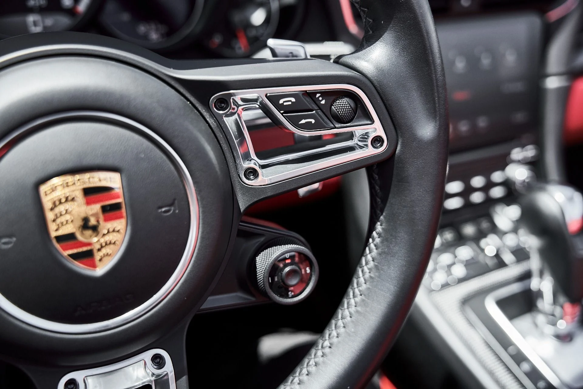 mph050_1905675993_Used_2019_Porsche_911_Turbo_S_1781225459_9d49a141ce