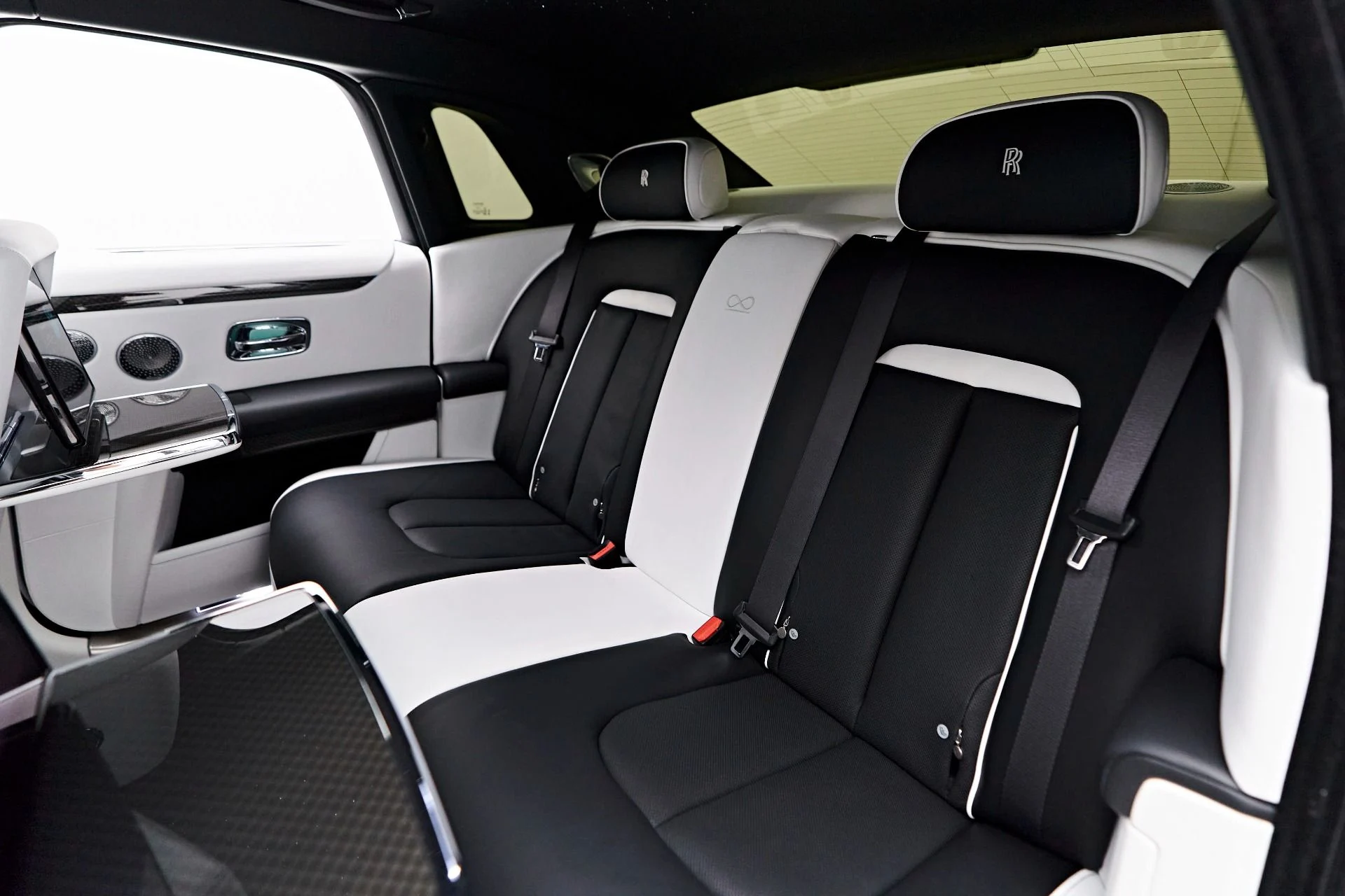 mph050_1930983214_Used_2022_Rolls_Royce_Ghost_Black_Badge_1717623621_66d9119f16