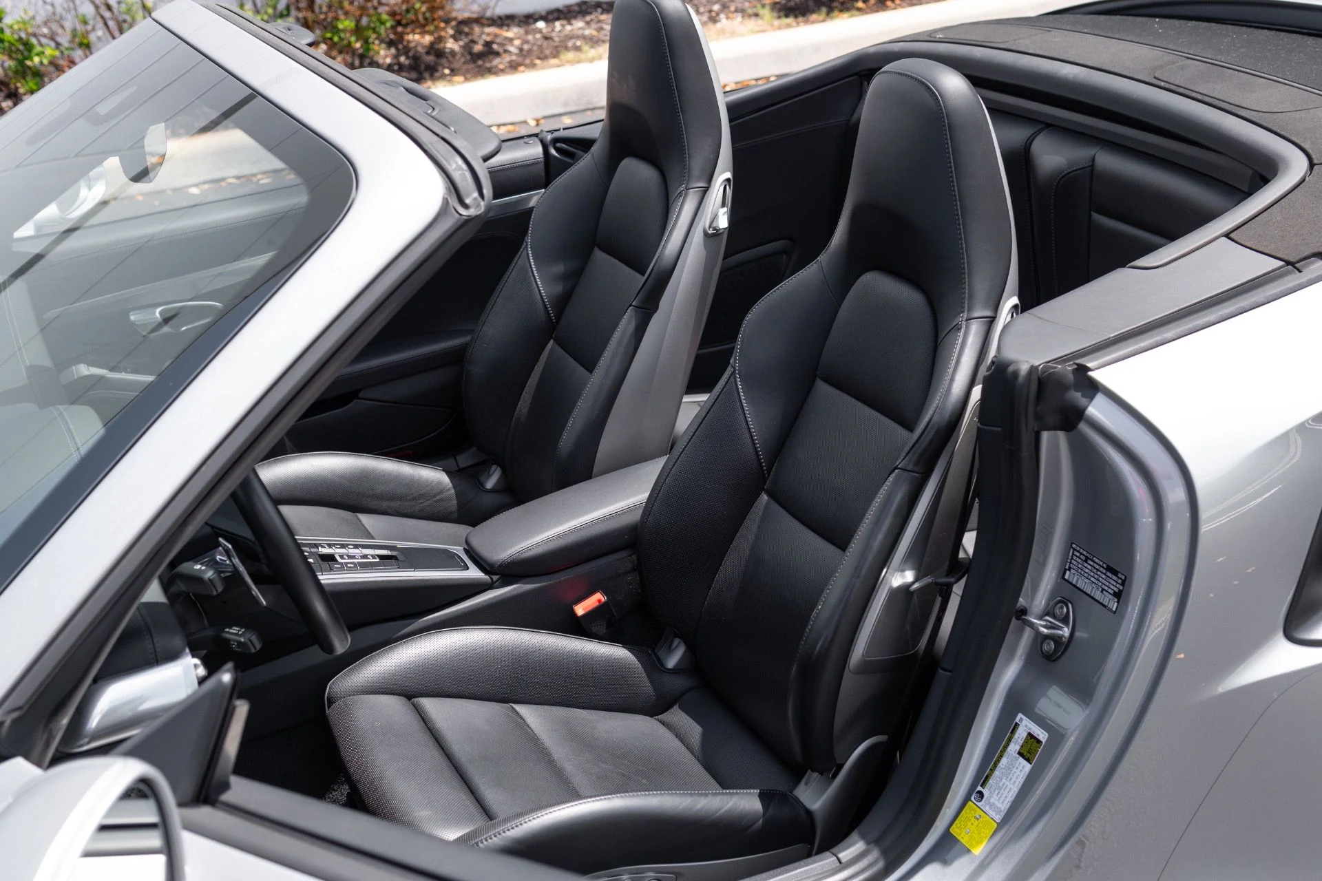 mph050_1961222334_Used_2019_Porsche_911_Turbo_1775252644_07701883f8