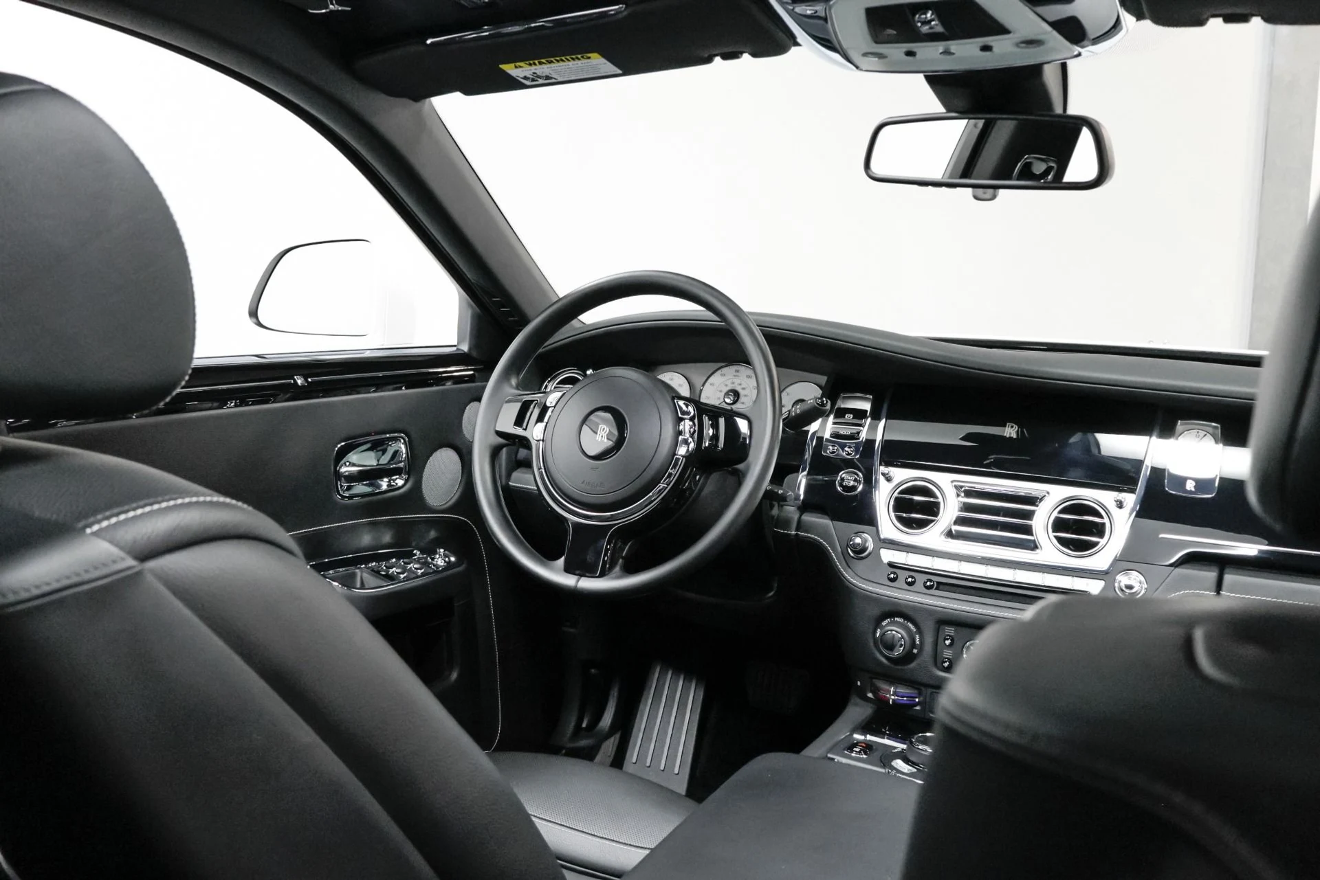 mph050_1969486928_Used_2016_Rolls_Royce_Ghost_Base_1761576592_3f20d554fa