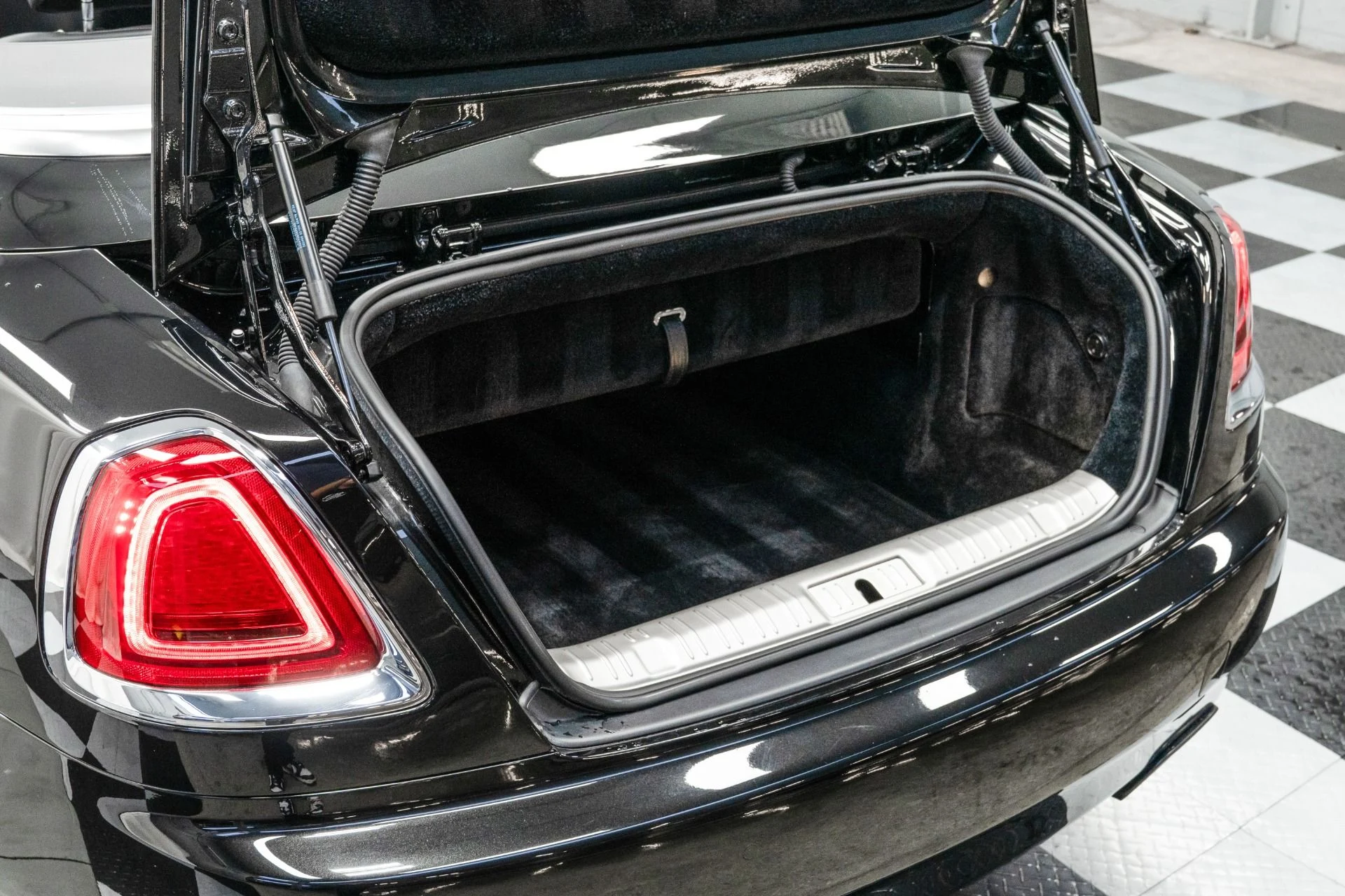 mph050_1996426378_Used_2017_Rolls_Royce_Dawn_Full_Polish_Wheels_Contrast_Stitching_and_Piping_Low_Miles_1764715069_f925055dd2