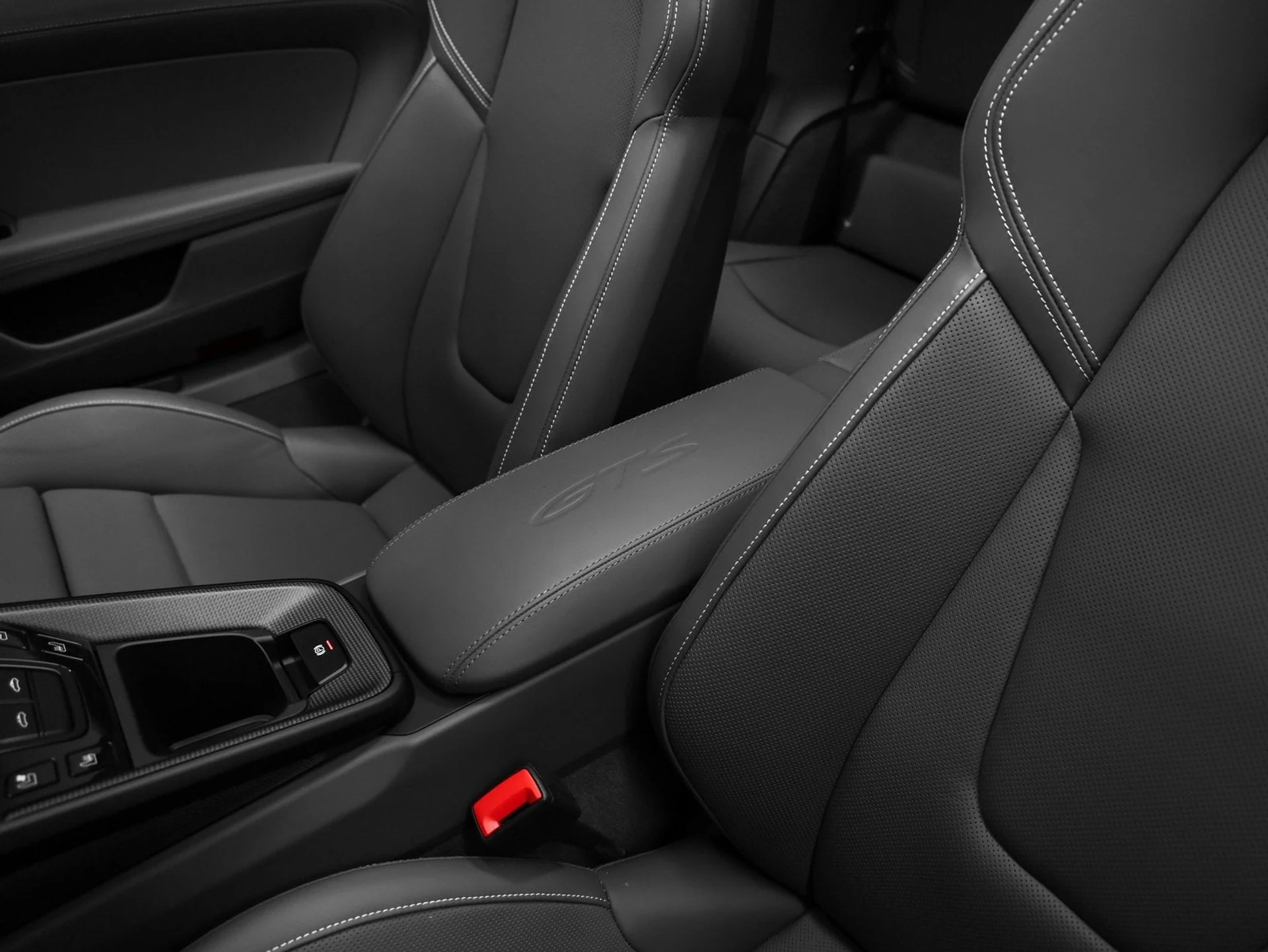 mph050_199838268_51_9d98f2f597