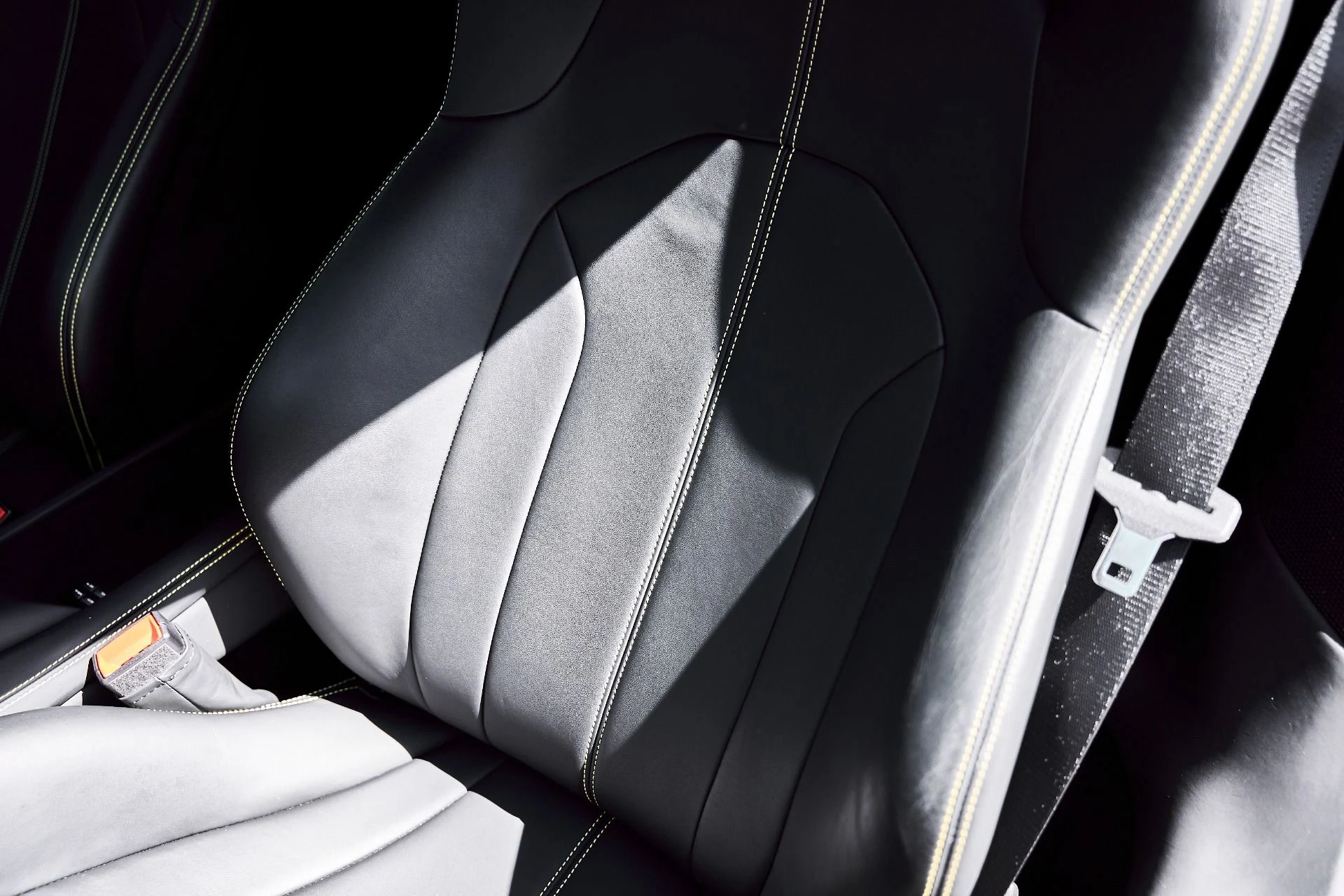 mph050_2021056650_Used_2021_Ferrari_F8_Tributo_Base_1774743084_0305a1ecbd