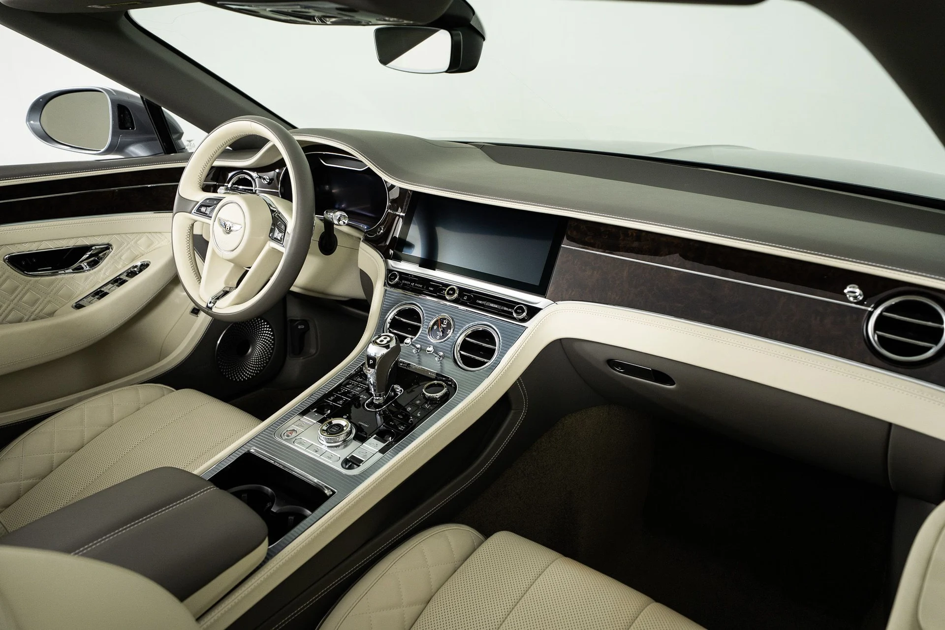 mph050_2032265346_c8bae2ec_1d0d_4e87_b9c4_cab0e2e6a23c_637f5a977b