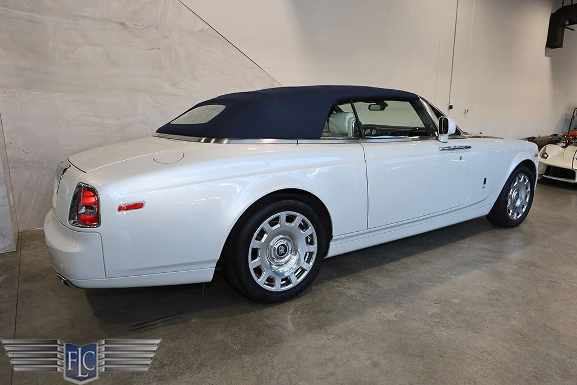 mph050_2053020159_used_2017_rolls_royce_phantom_dropheadcoupe_9689_22945304_51_1024_0e187f194e