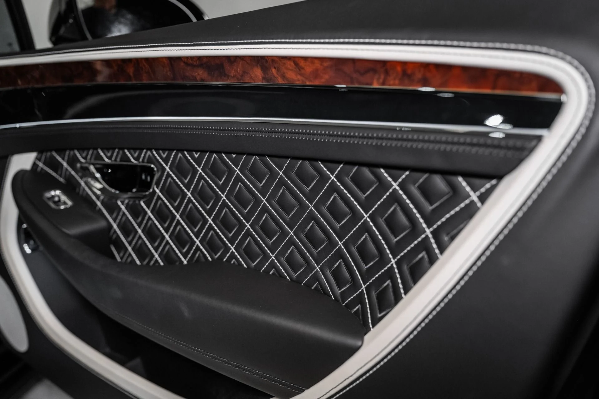 mph050_2100018551_Used_2022_Bentley_Continental_GTC_Speed_1758378223_cf86dedc0e