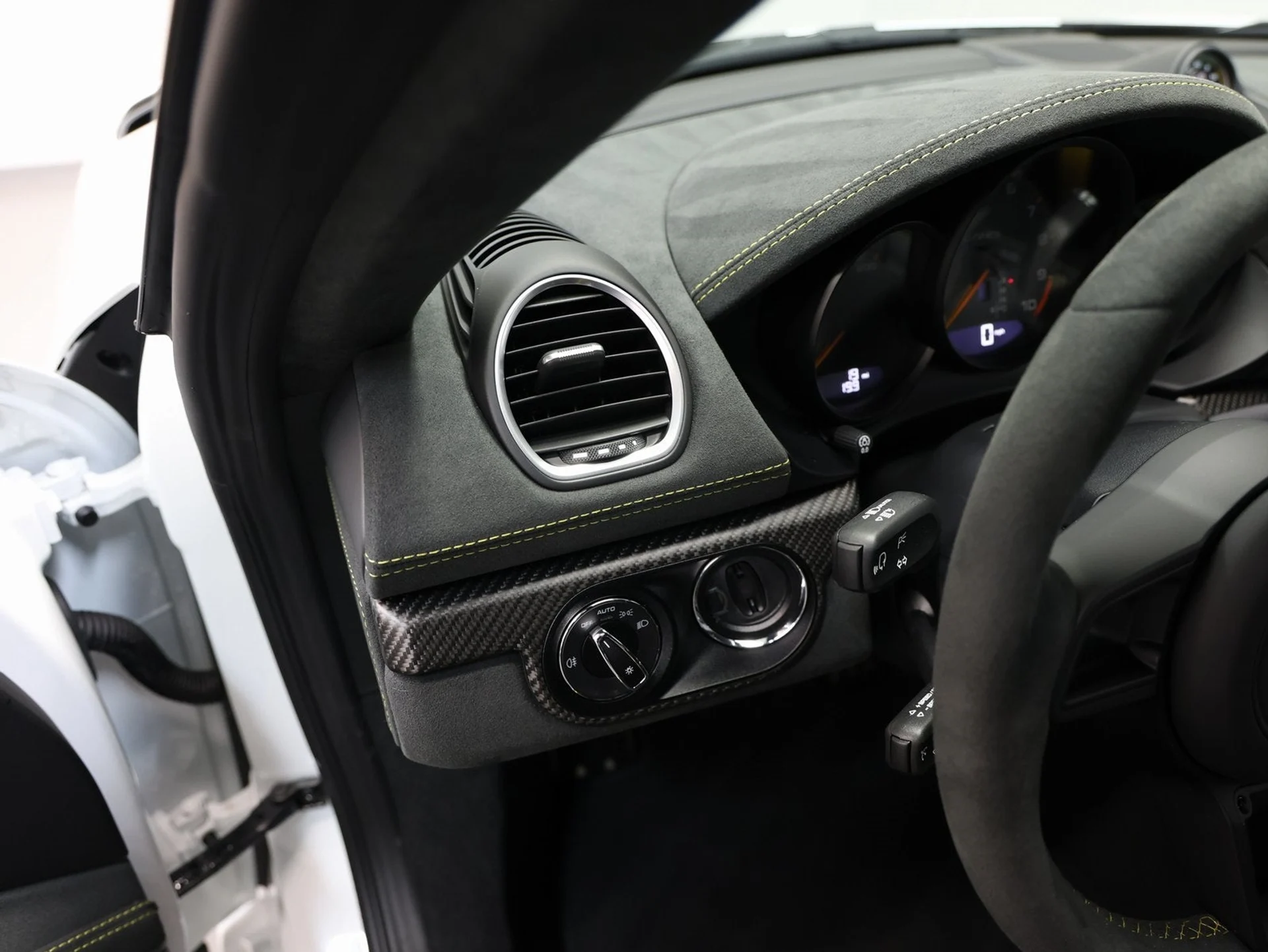 mph050_2100281493_51_e014b7dcaa