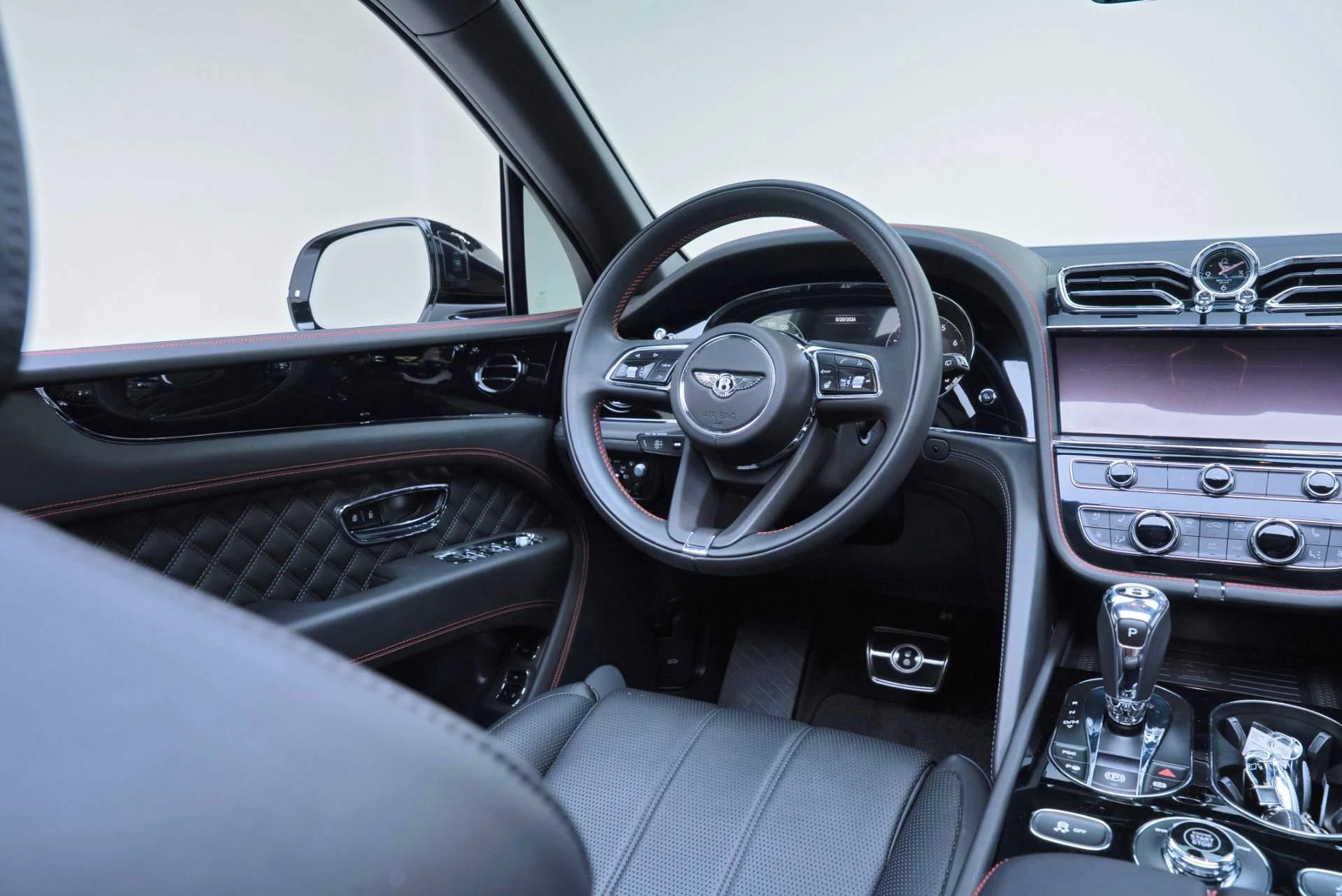 mph050_2105145640_Used_2022_Bentley_Bentayga_S_V8_1779389861_7e375c1451