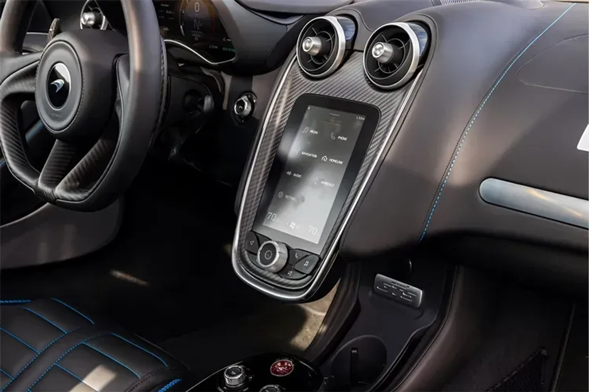 mph050_2136339384_cqh_Nqwq_Hy3_N_Vw_ROS_med_79535a5406