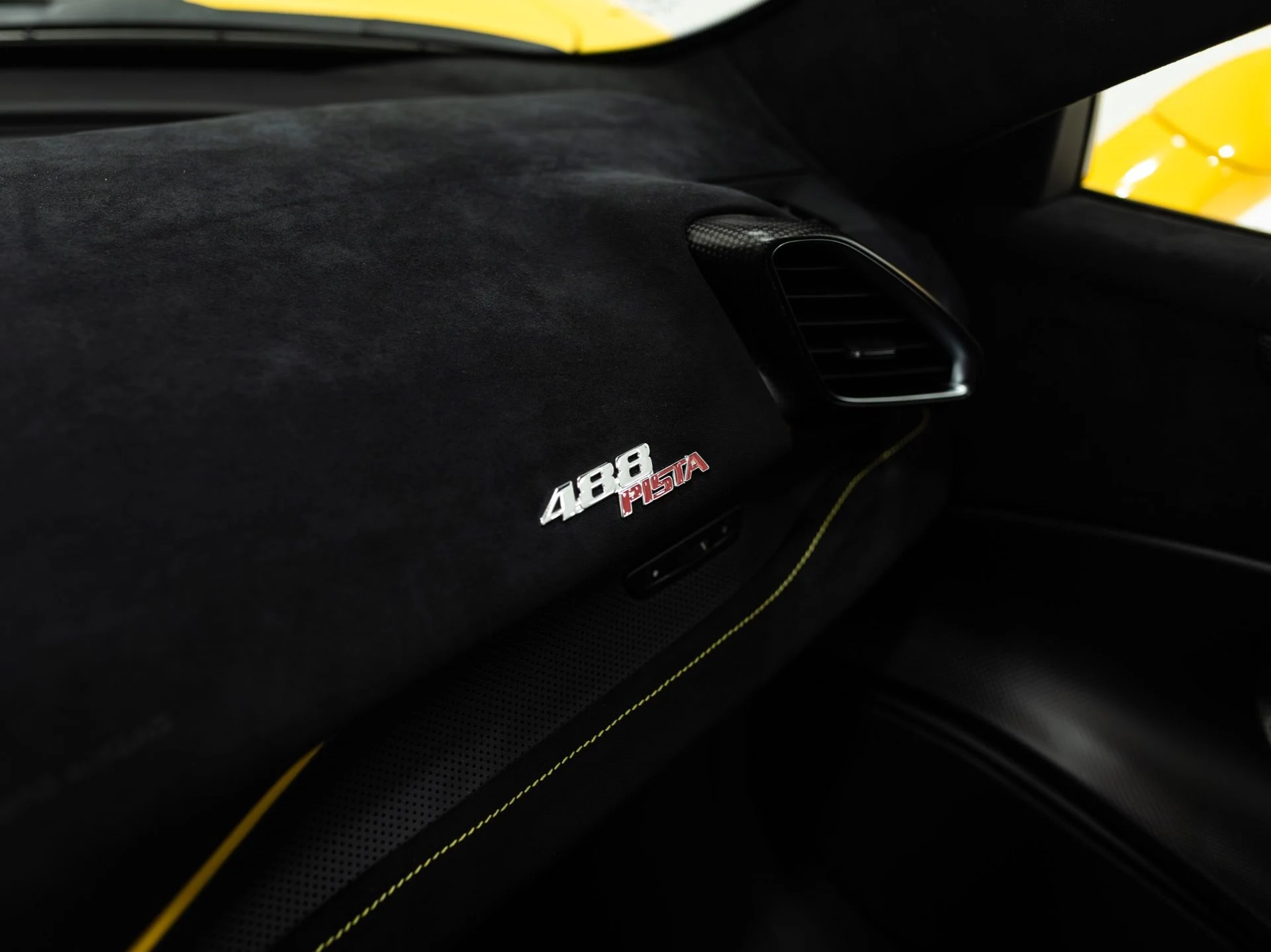 mph050_2142388212_13284_p51_l_98bf7bb926