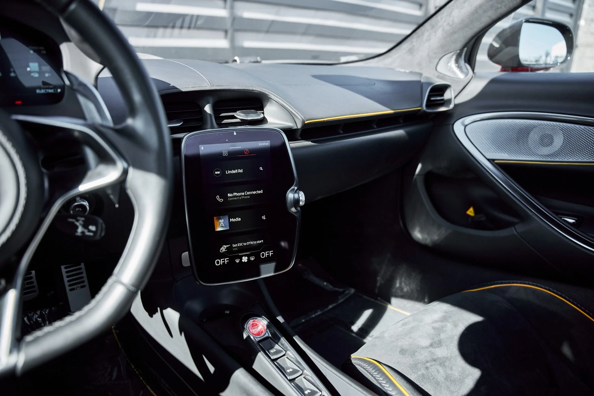 mph050_2148520491_Used_2023_Mc_Laren_Artura_1770256502_d2217a1eec