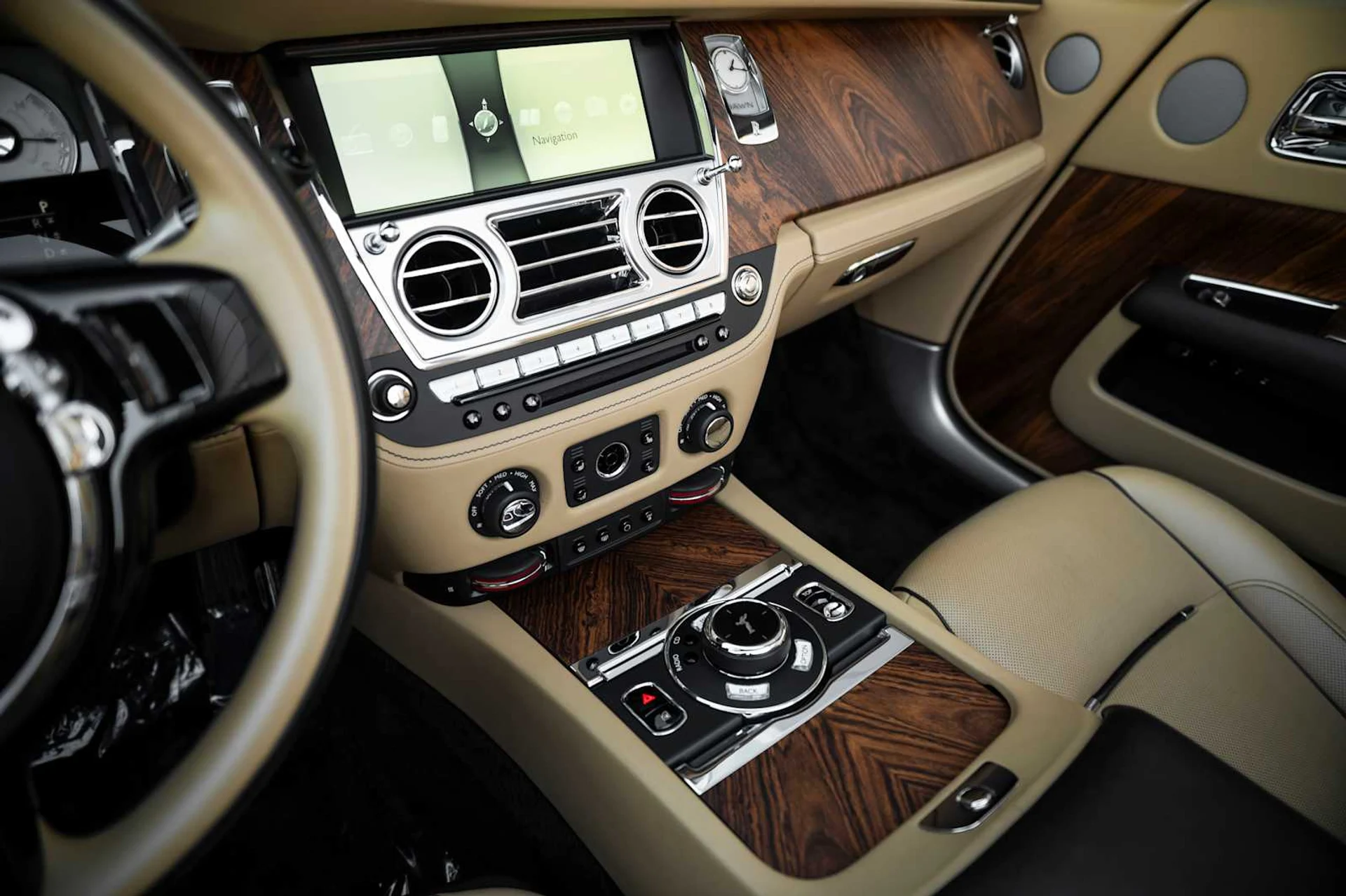 mph050_214897736_c53d02ab3357fb8f014257ef713101e6x_fc6d596ed4