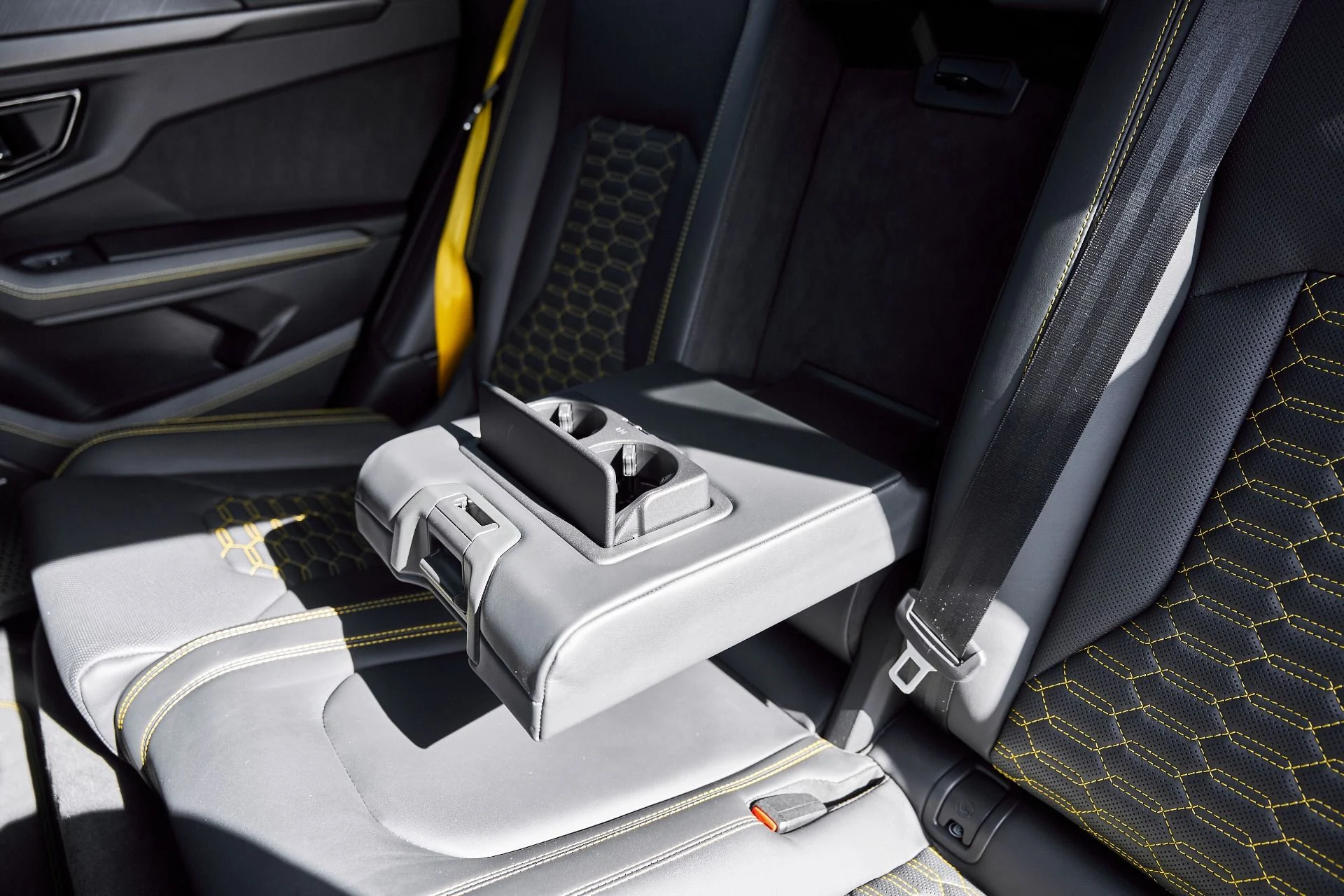 mph050_2159284516_Used_2024_Lamborghini_Urus_S_1770085909_505e130edf