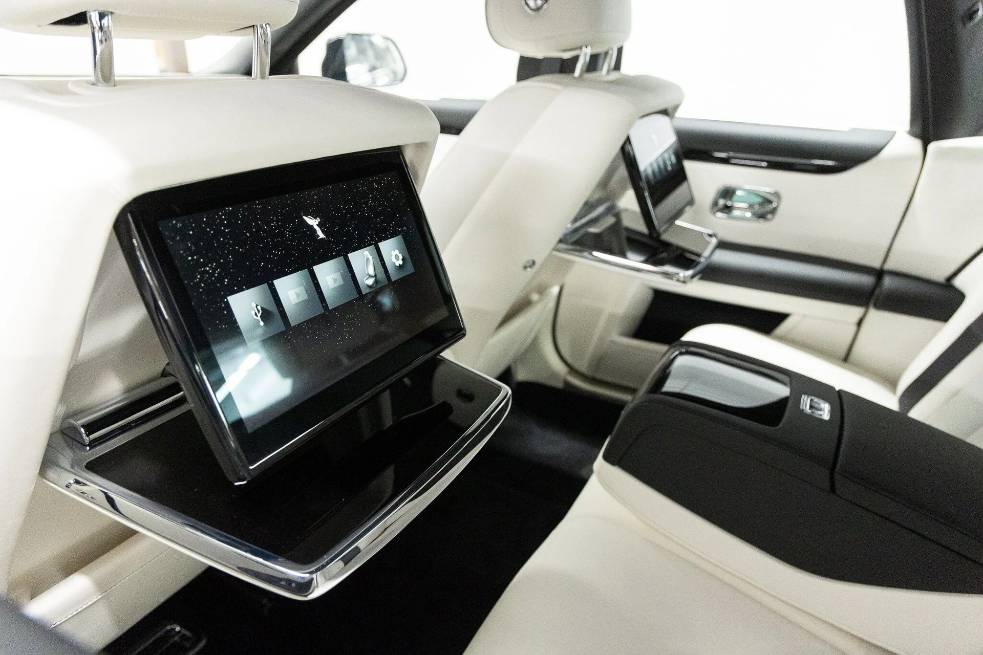 mph050_2160591479_43c863f421099a1ecc9e6a40ca207f99x_ebe8b4213c