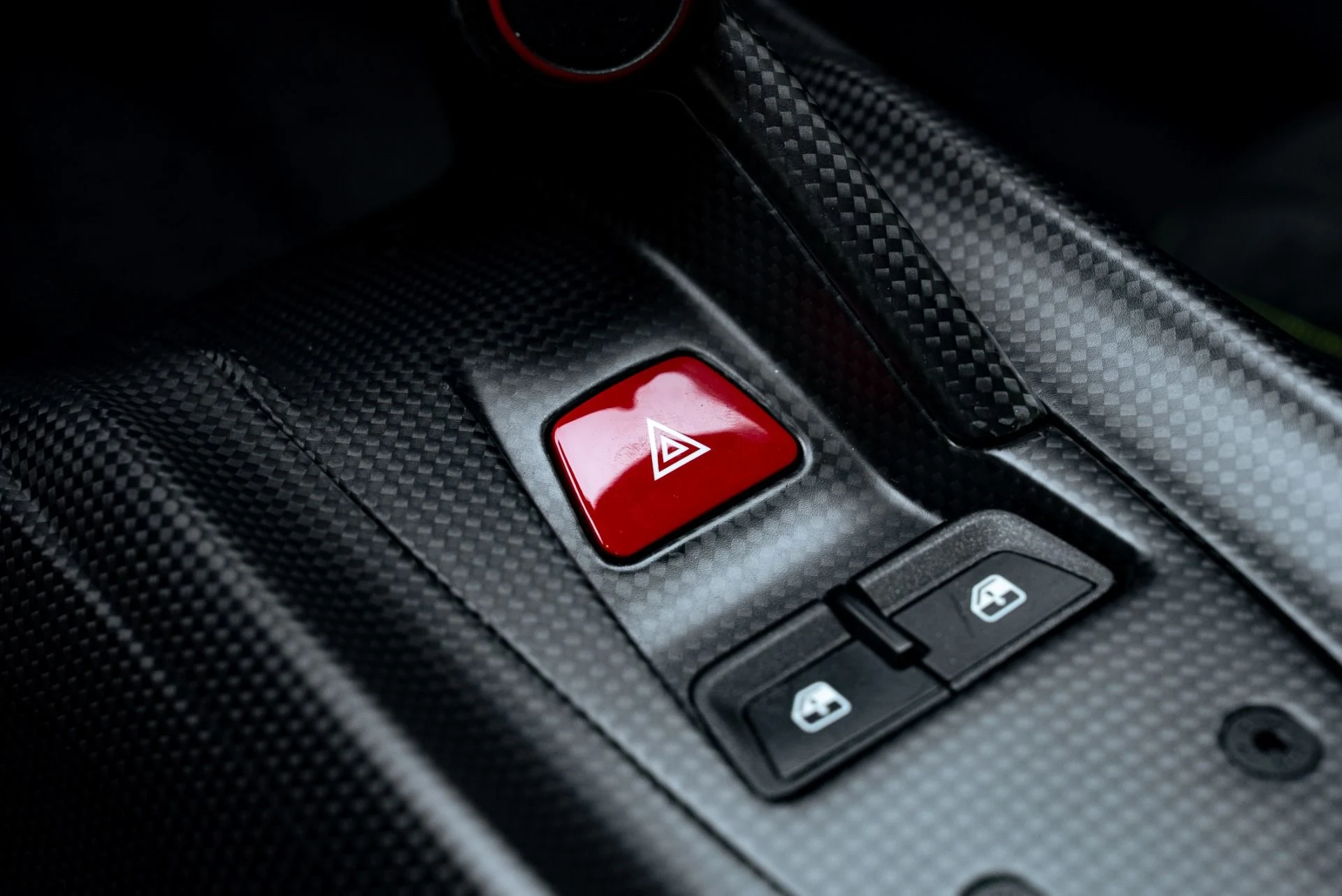 mph050_2164118_Used_2017_Ferrari_F12tdf_1777334889_58fecef2f1