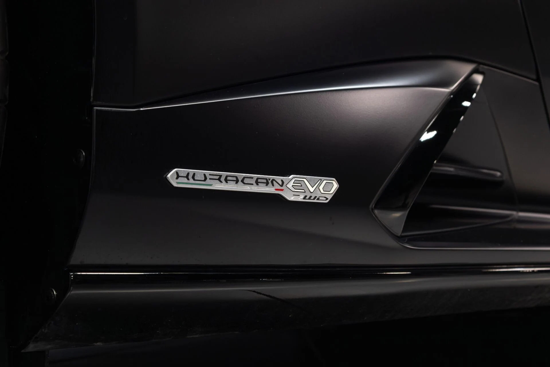 mph050_2188182021_Used_2021_Lamborghini_Huracan_EVO_1773475781_745a0237ae