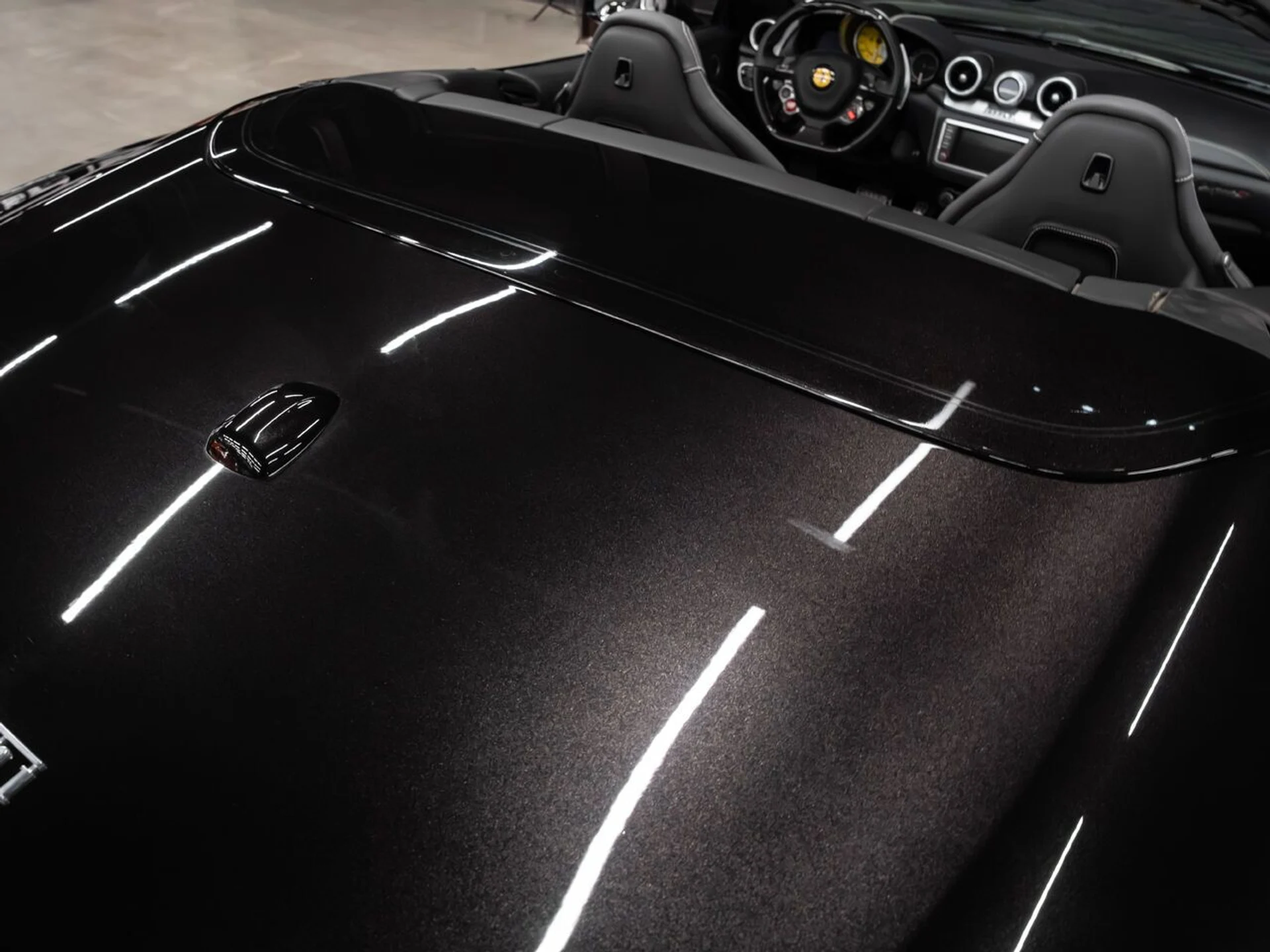 mph050_2193290464_ferrari_california_2015_c354bd648f