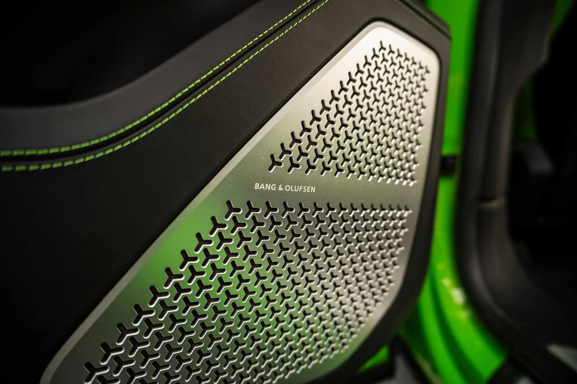 mph050_2195138013_ceac23b8ca1fd6eee37c0bb20d12e450x_77e0deece2