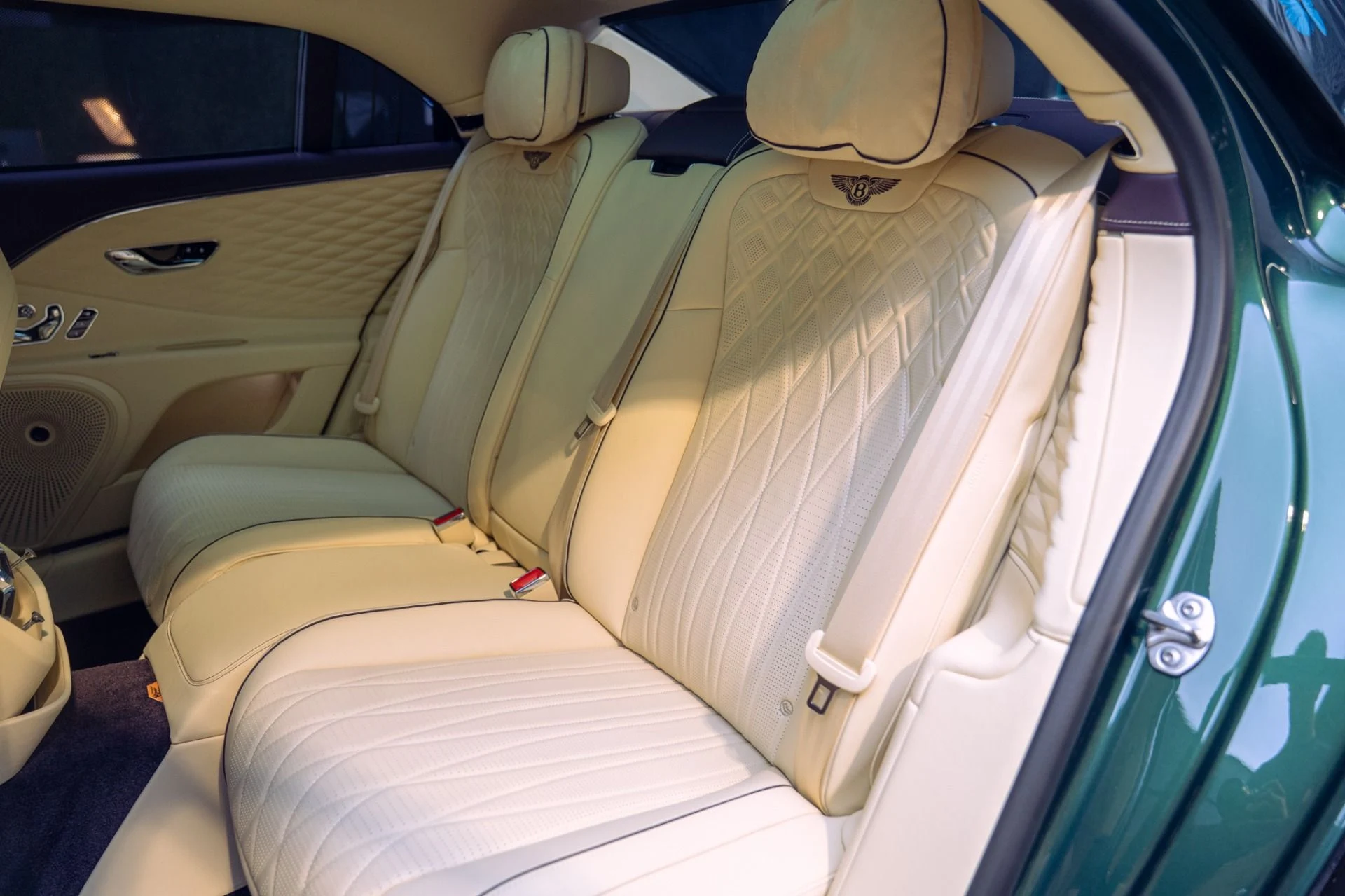 mph050_2212427862_Used_2022_Bentley_Flying_Spur_V8_1790700947_0e3cdf6e9a