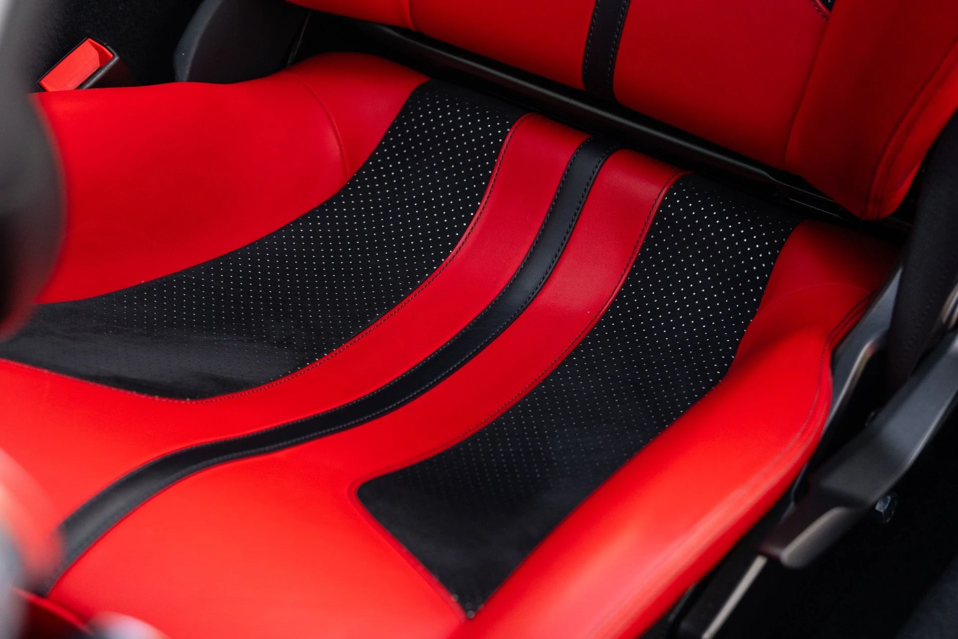 mph050_2220386193_Used_2021_Ferrari_812_GTS_1770760712_b8531ee8b7