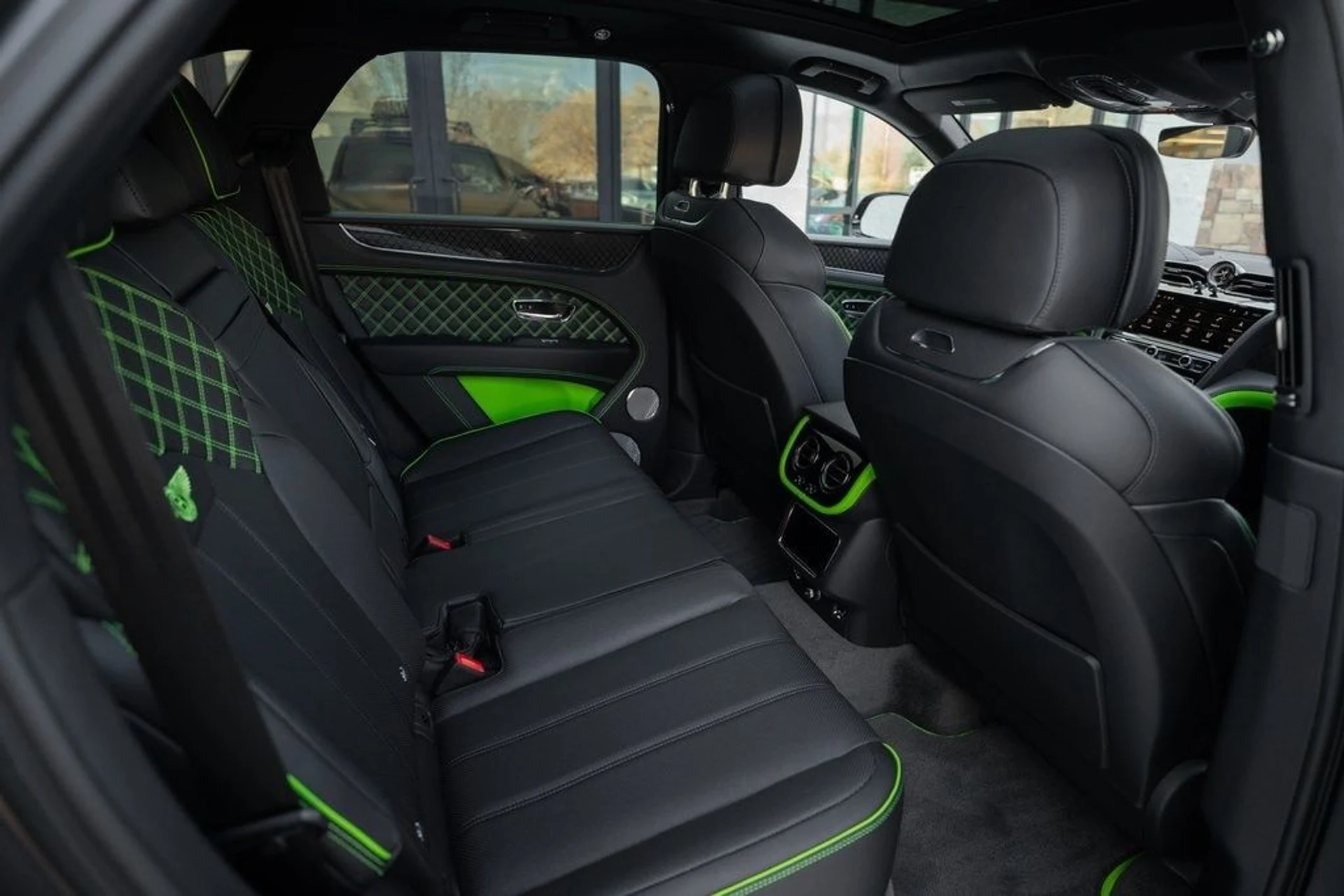 mph050_2223960800_deb4285341c755e331585e834d9eb748x_4ddf2a003f