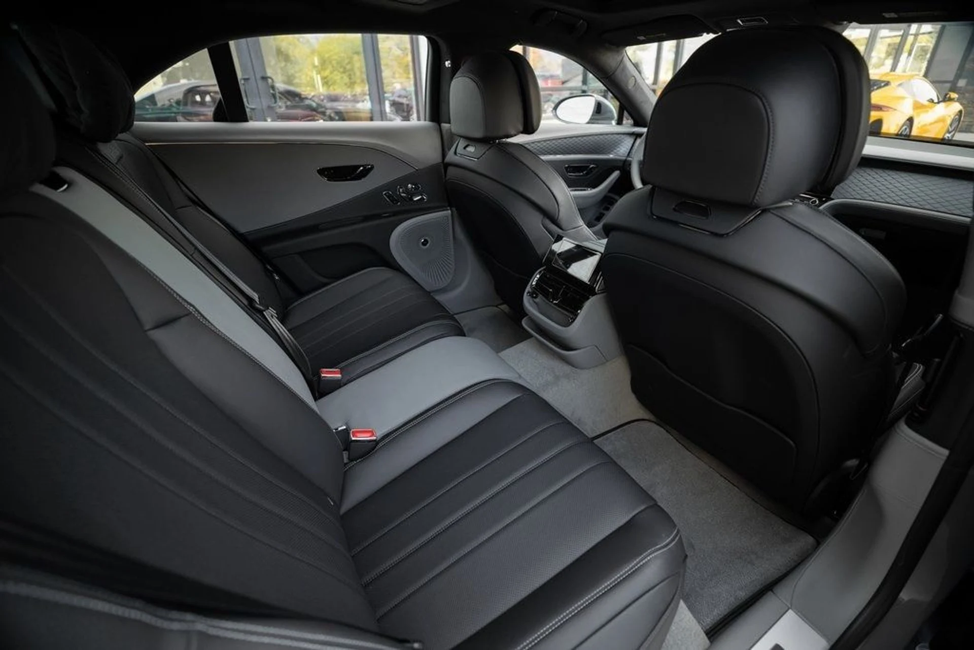 mph050_2258170859_f3ad52114672f342a9ac1146e0a44c68x_124db2a5f7