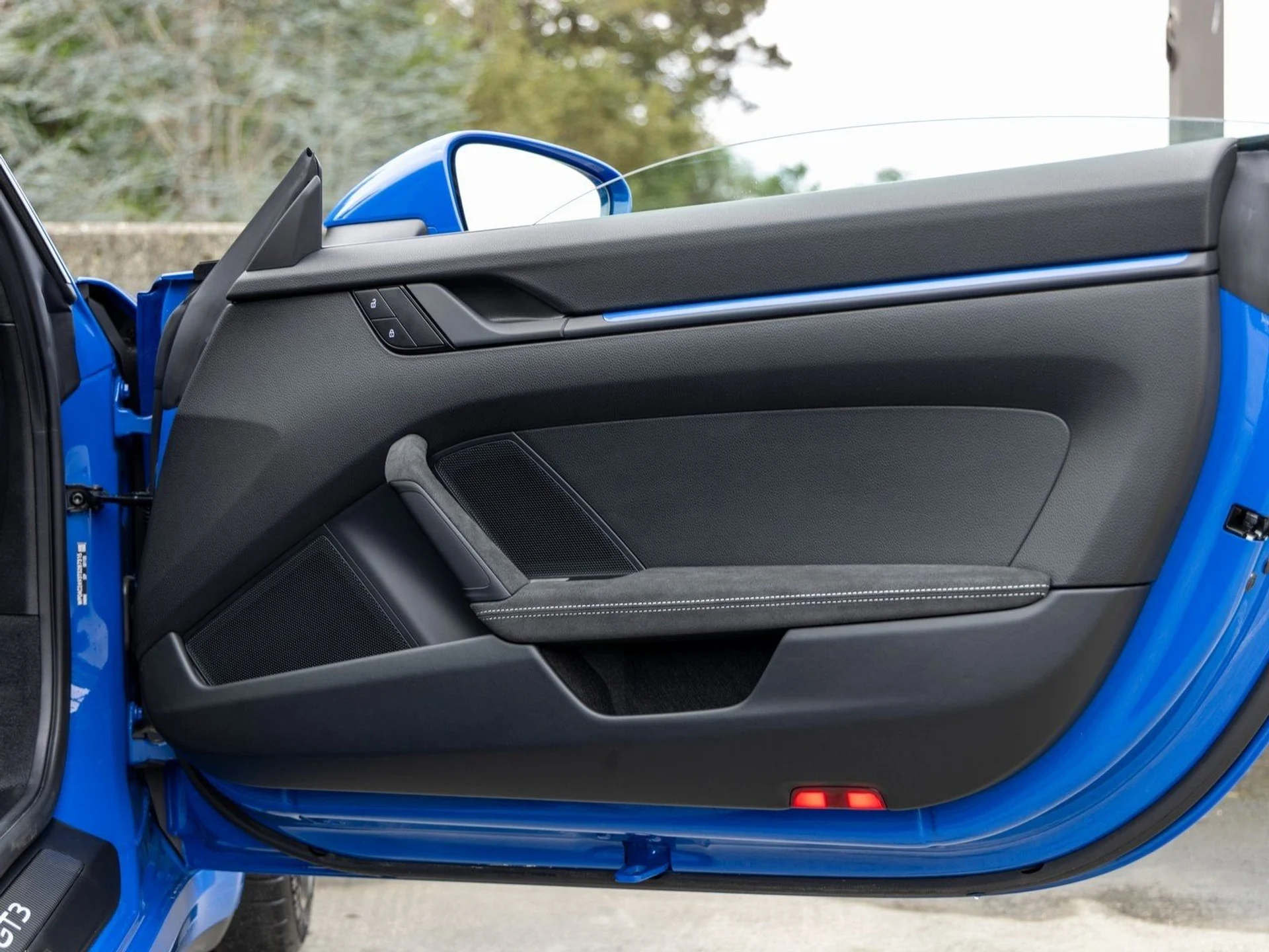 mph050_2259783725_51_5ae9b70157