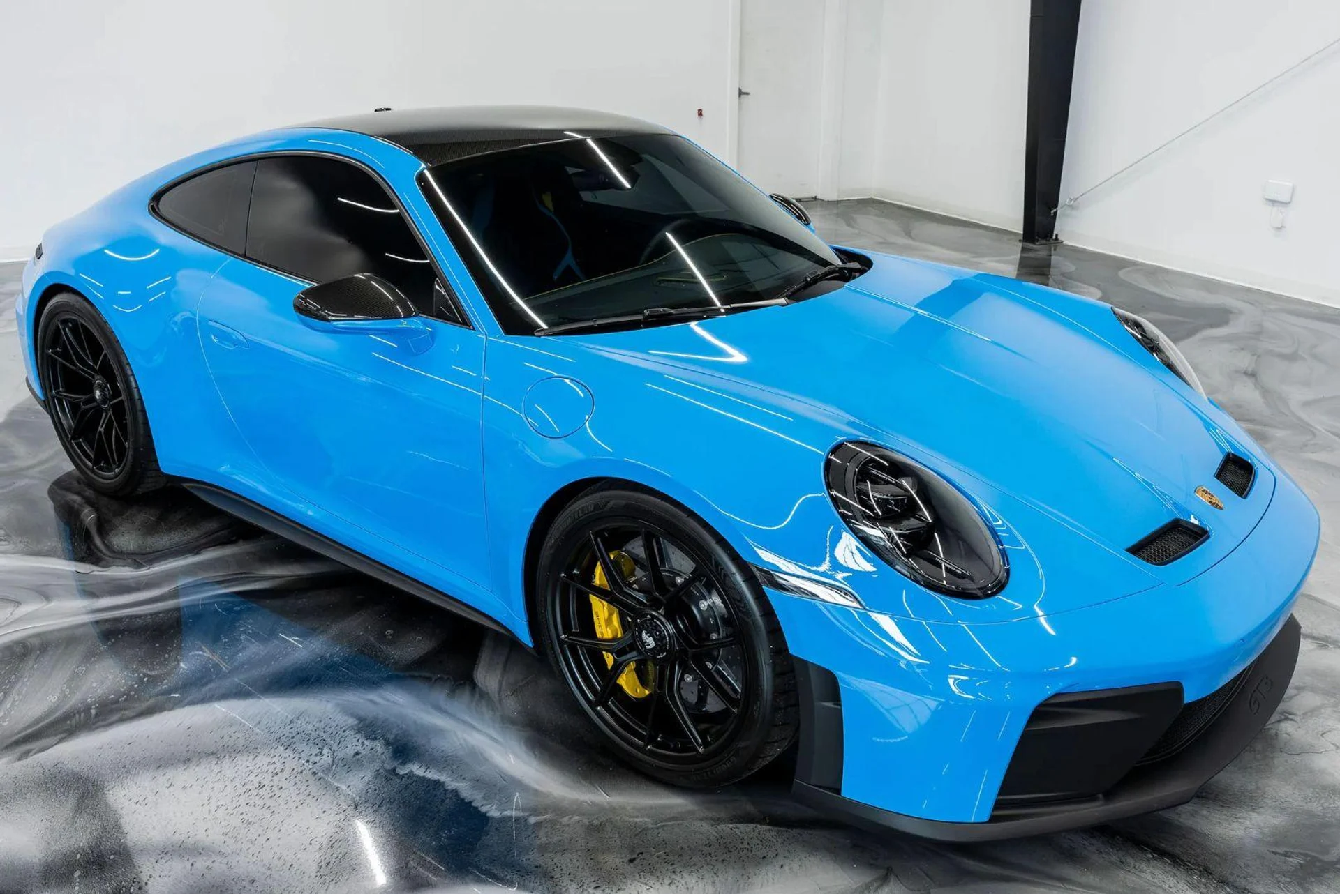 mph050_2260016399_Used_2026_Porsche_911_GT_3_w_Touring_Pkg_Coupe_2_D_1789774048_6d604faed7