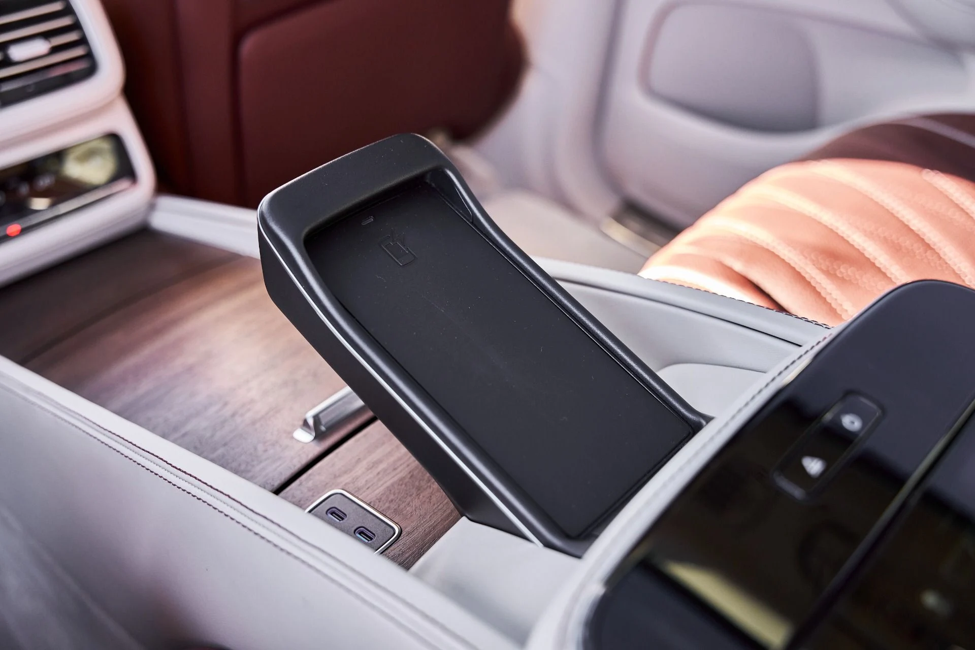 mph050_2263915044_Used_2026_Mercedes_Benz_GLS_Maybach_GLS_600_1772593239_8c96f10fcb