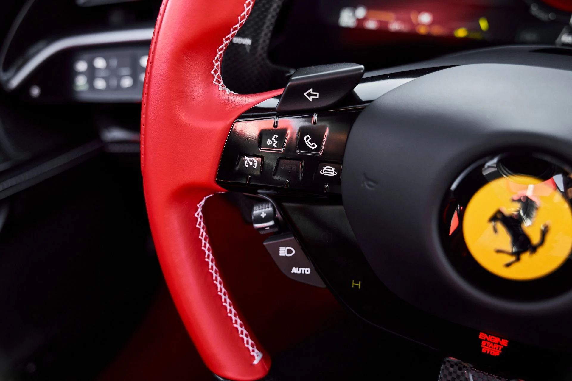 mph050_2292621139_Used_2025_Ferrari_SF_90_Spider_Base_1776876614_239310e629