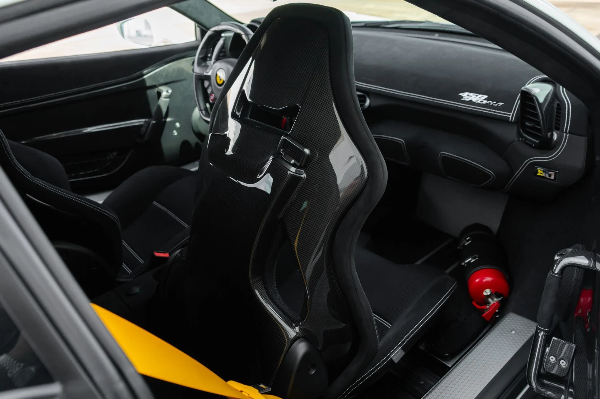 mph050_2306113004_Used_2015_Ferrari_458_Speciale_1783031651_ecf0a40d29