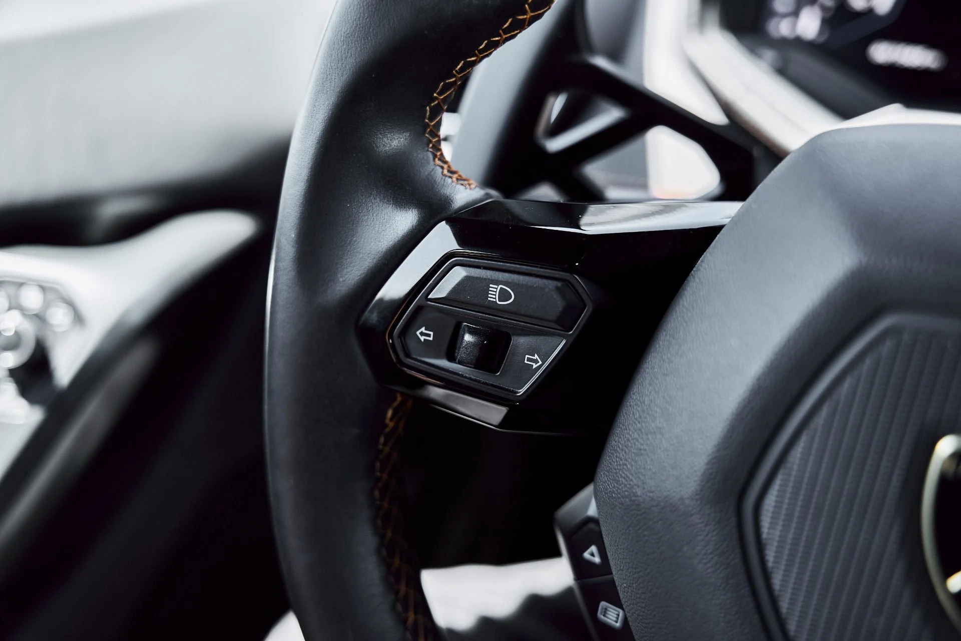 mph050_2346161912_Used_2021_Lamborghini_Huracan_EVO_Base_1780708769_2efa55c025