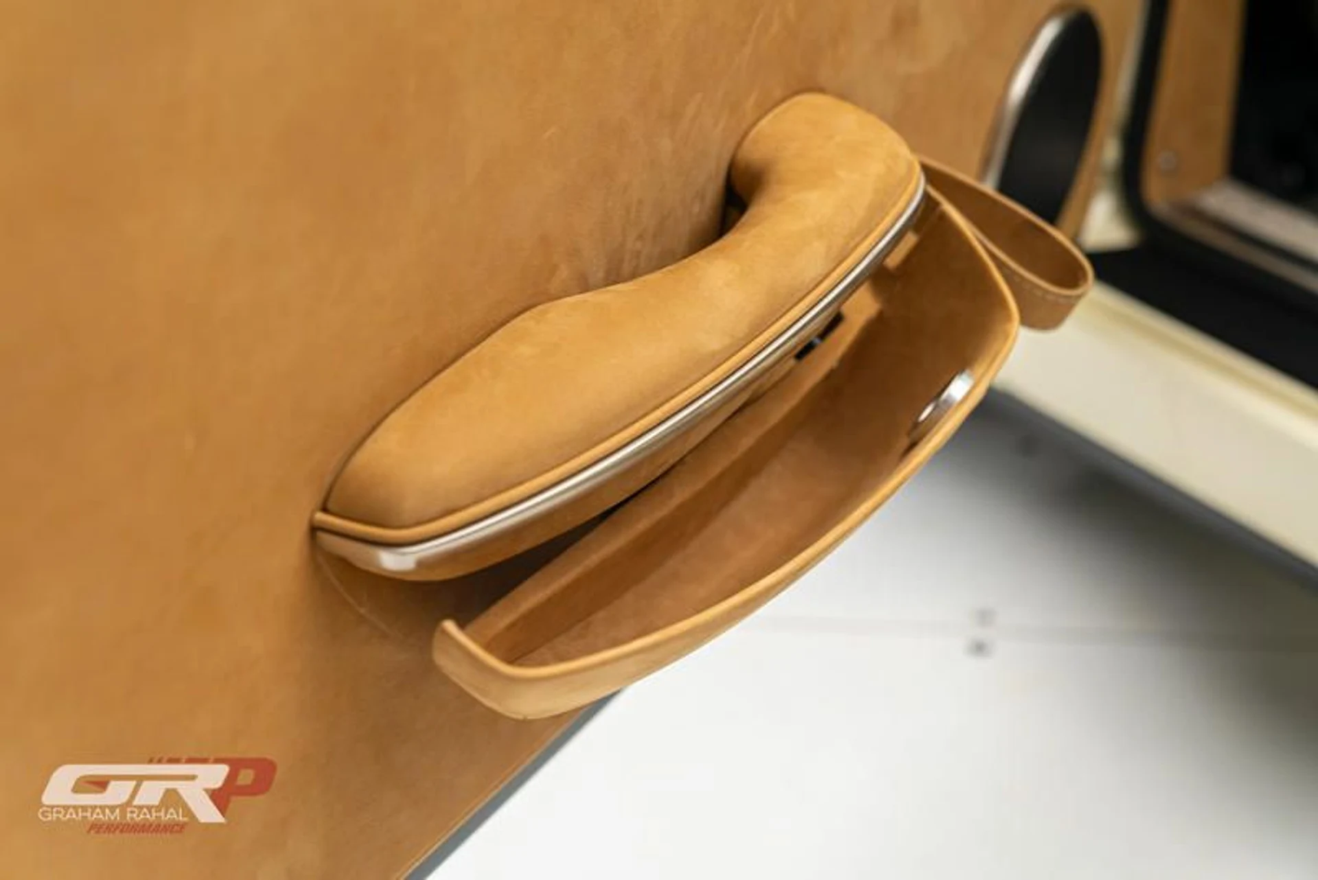 mph050_2354436487_E2302_D90_2_BAB_486_D_878_C_D1_EE_6_CA_9_F2_B7_264630120c